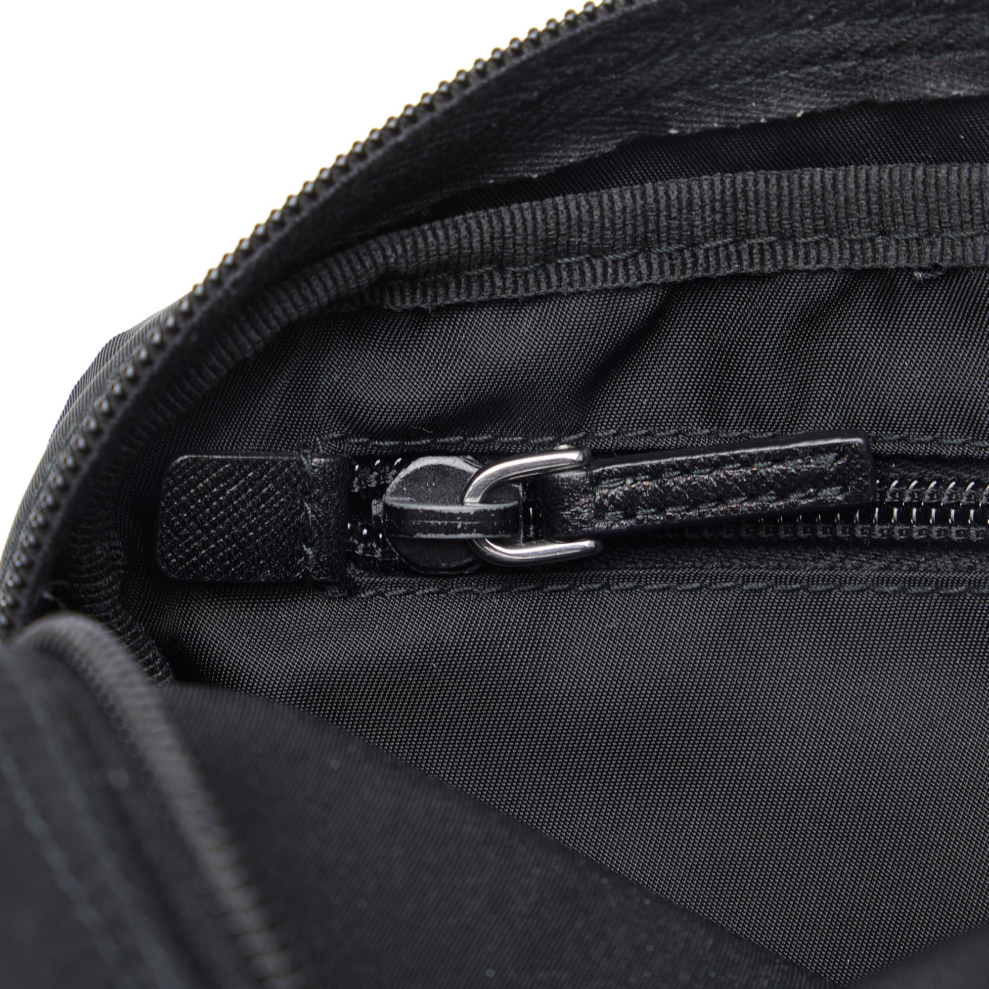 Prada Tessuto Pouch (SHG-aZbP16)