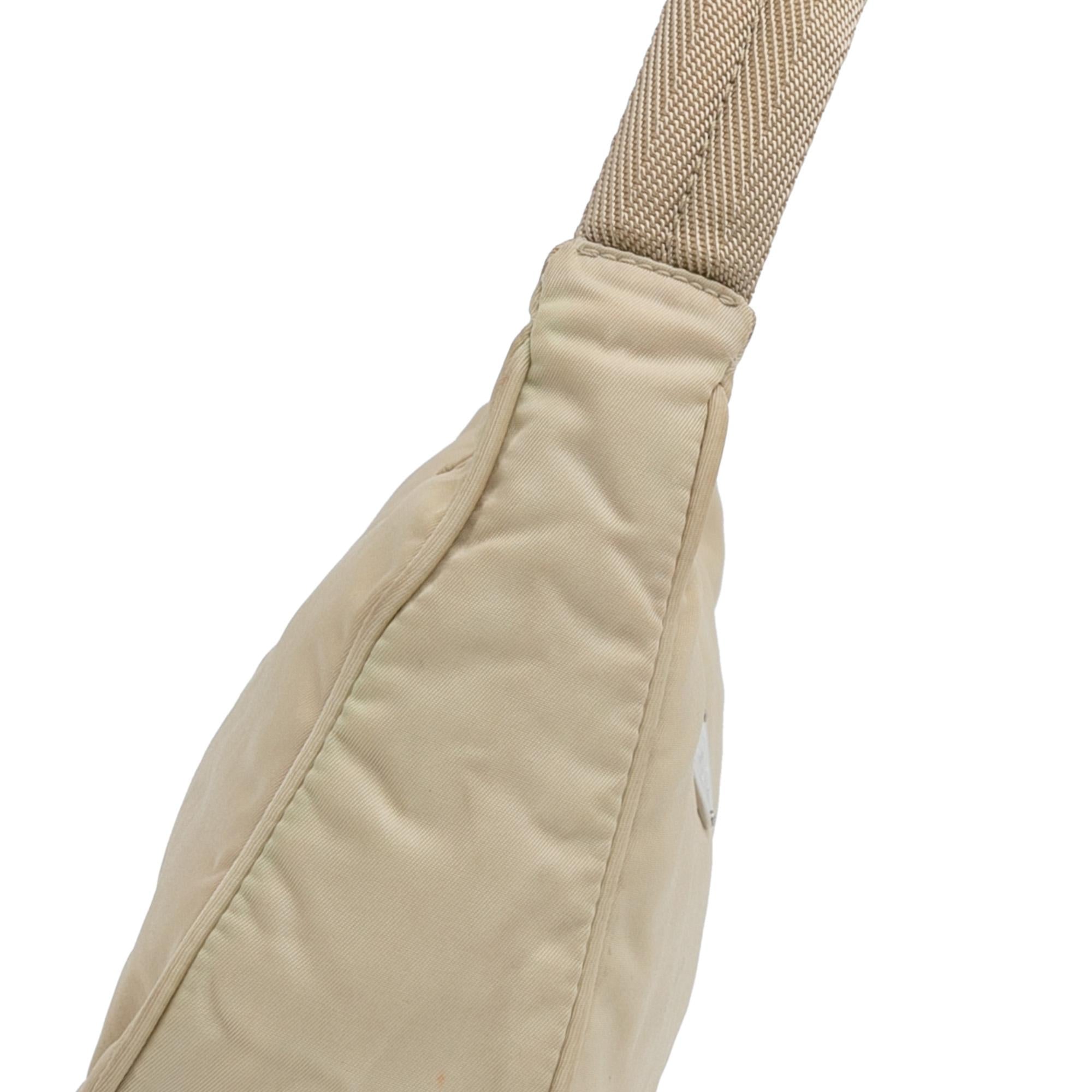 Prada Tessuto Re-Edition 2000 Baguette (SHG-QJJpyn)