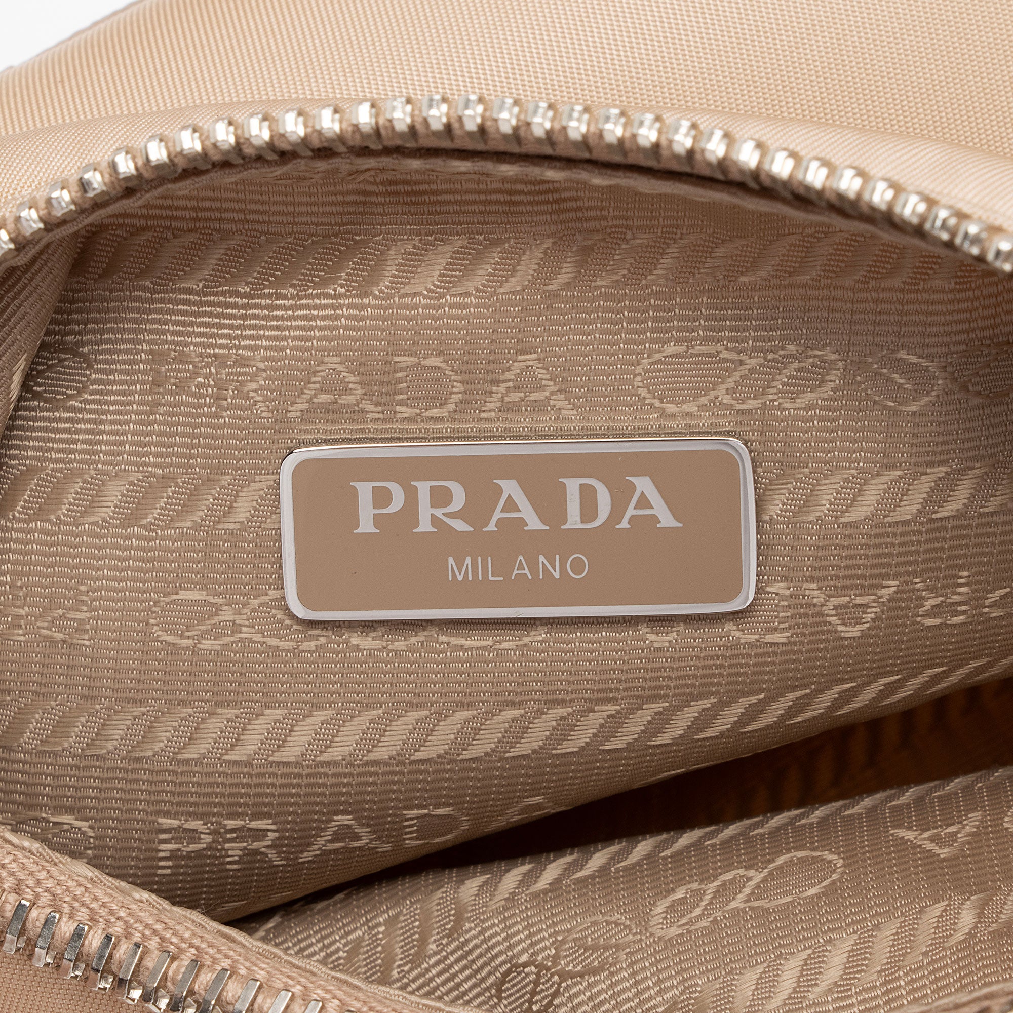 Prada Tessuto Re-Edition 2000 Mini Hobo (SHF-AwkQzI)