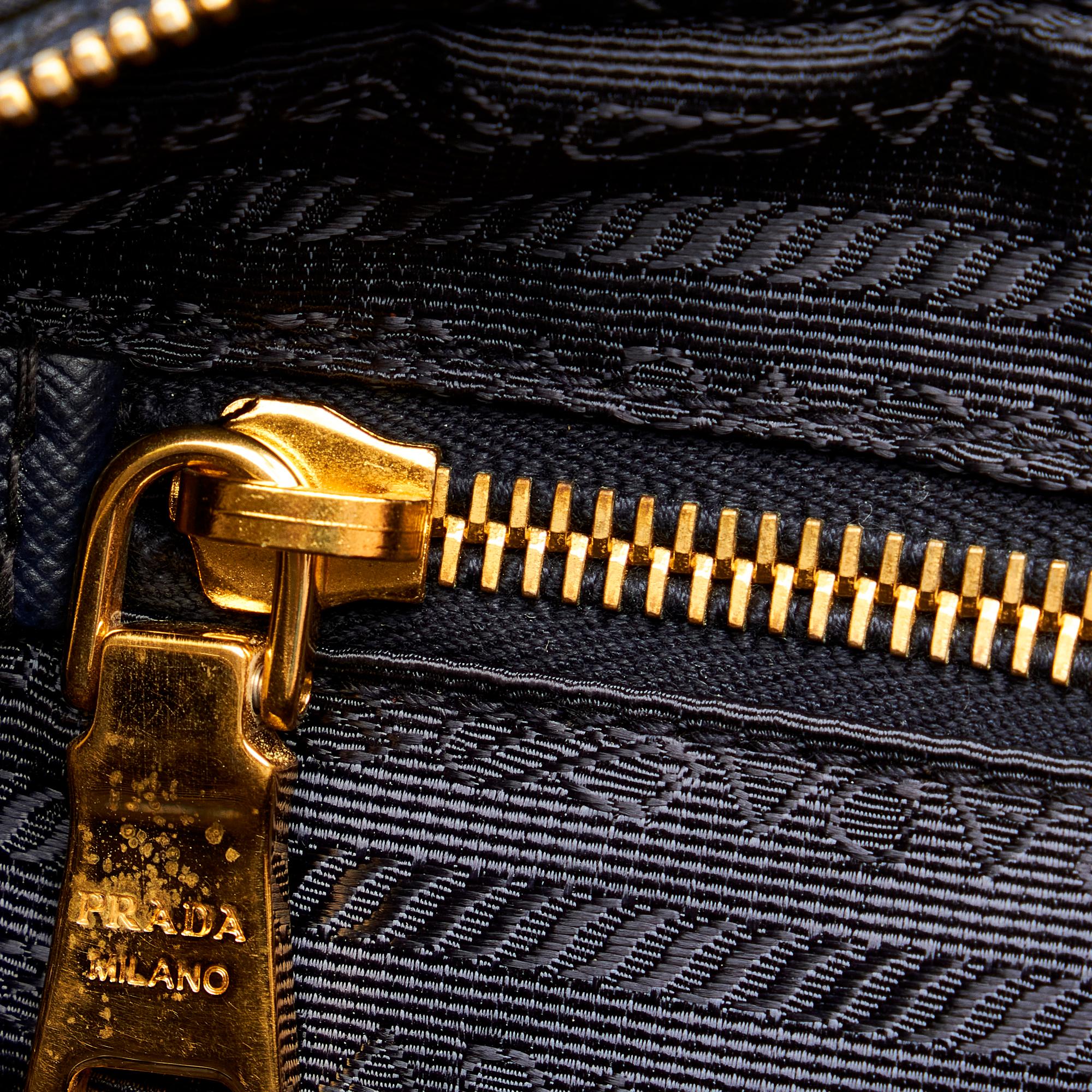 Prada Tessuto Shoulder Bag (SHG-31807)