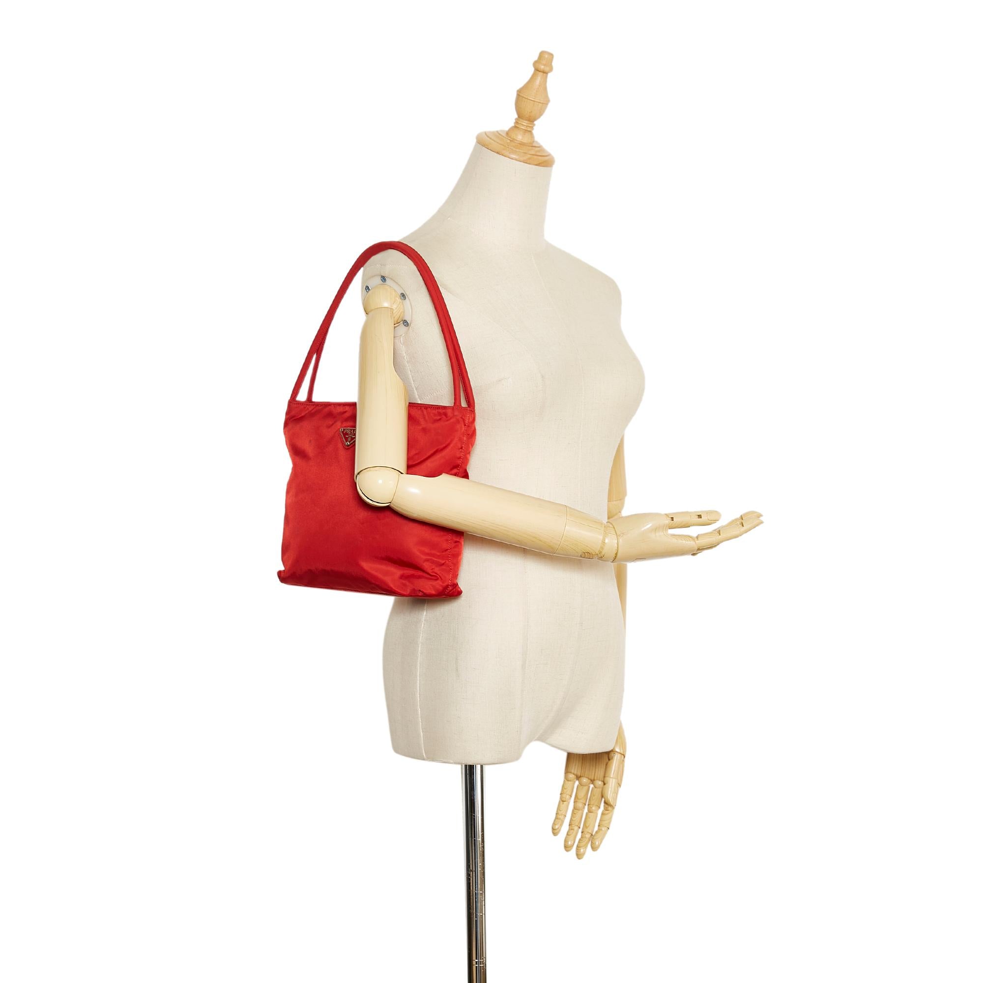 Prada Tessuto Shoulder Bag (SHG-JYhAQF)