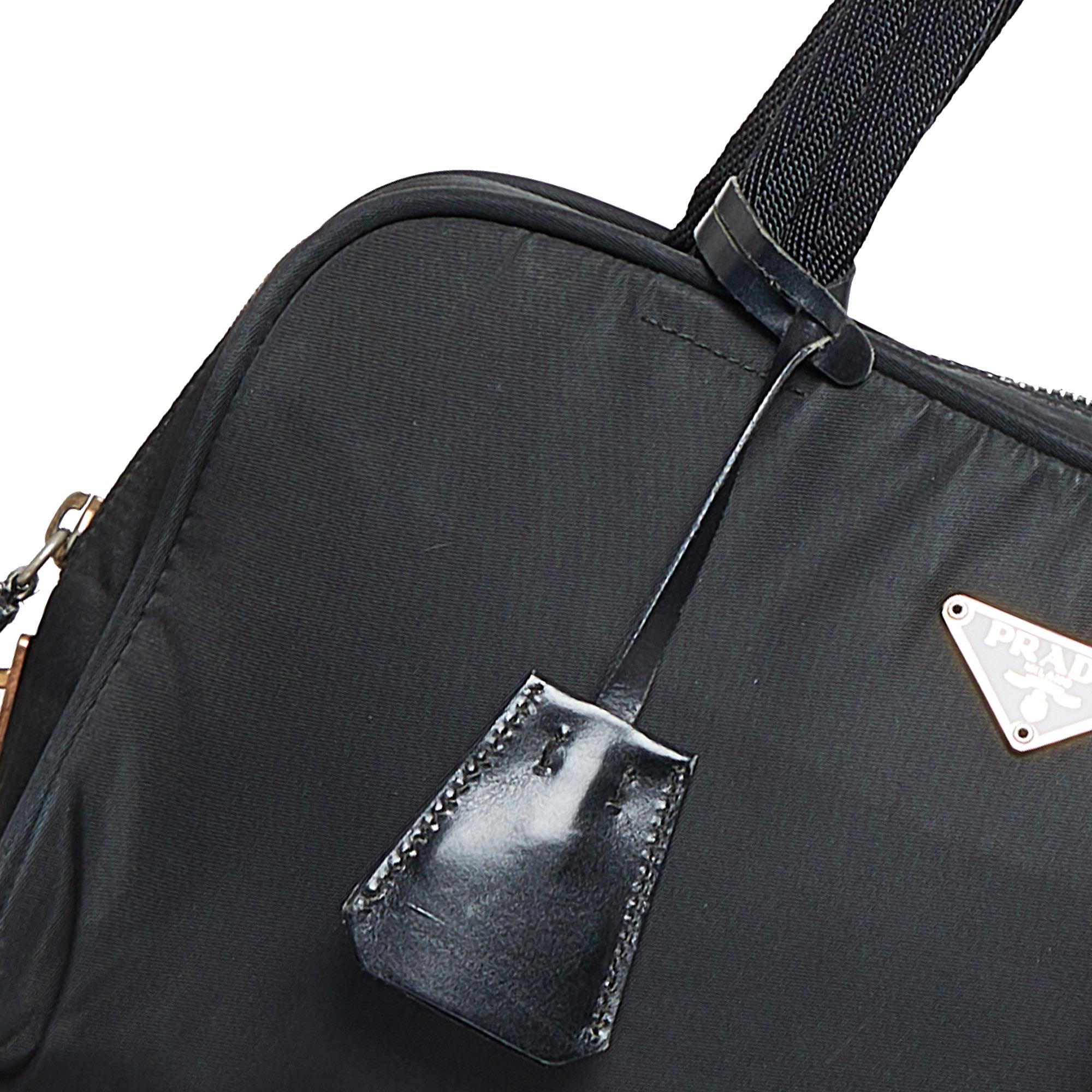 Prada Tessuto Shoulder Bag (SHG-YPrNUz)