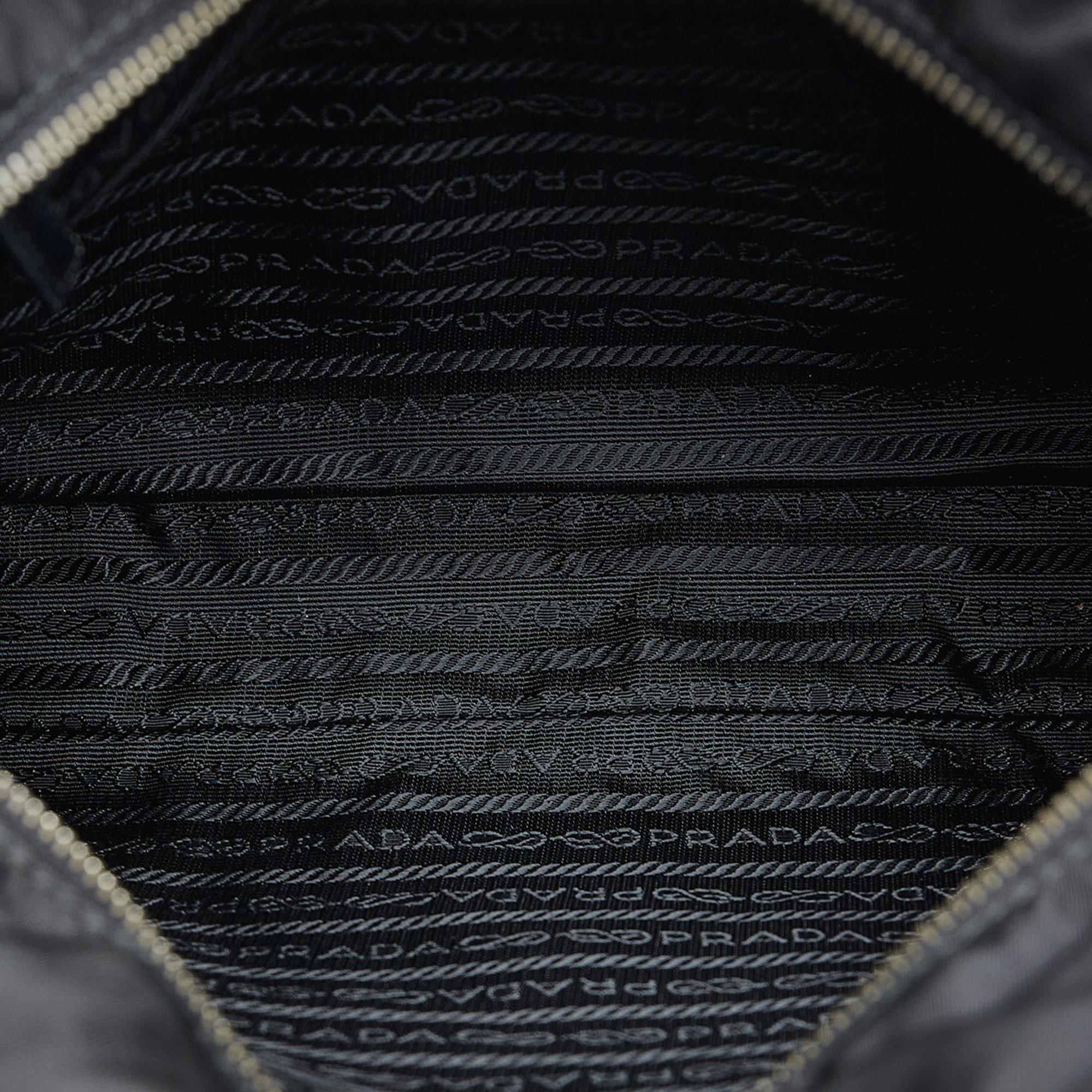 Prada Tessuto Shoulder Bag (SHG-iYIrhn)