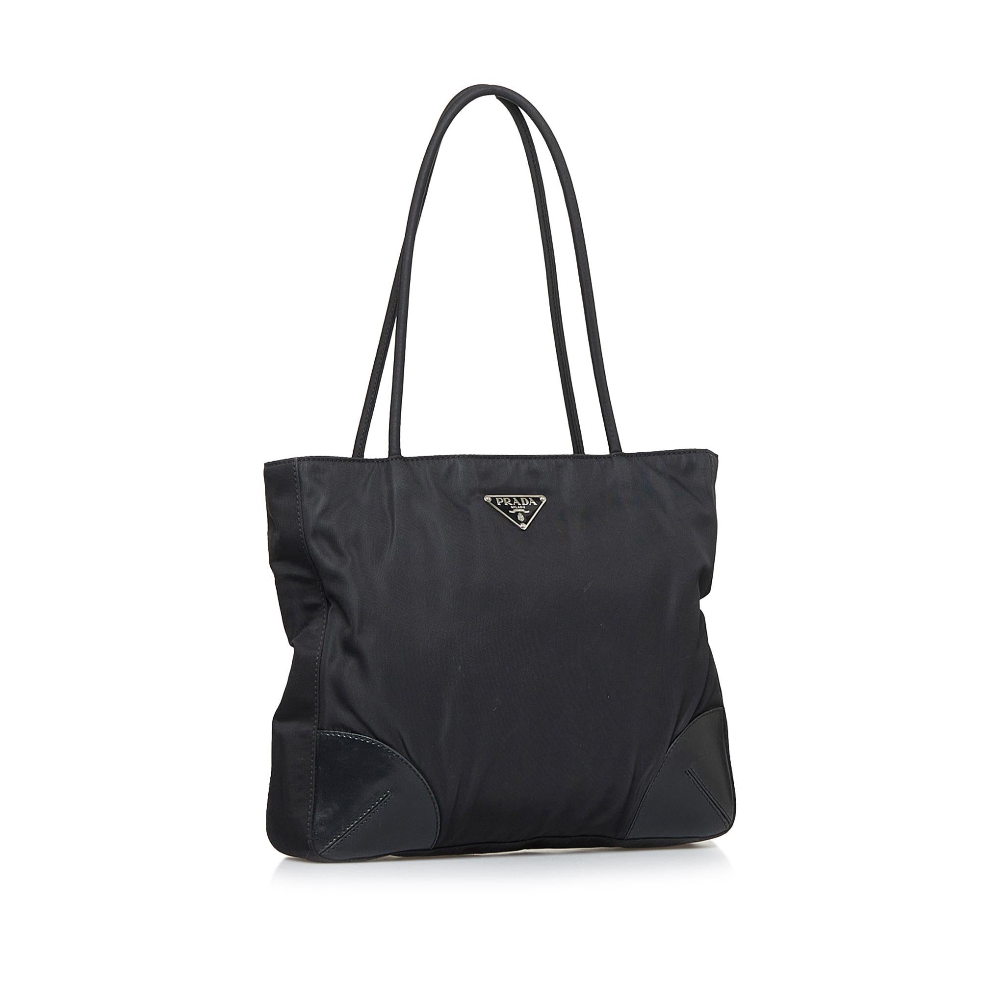 Prada Tessuto Shoulder Bag (SHG-iYIrhn)