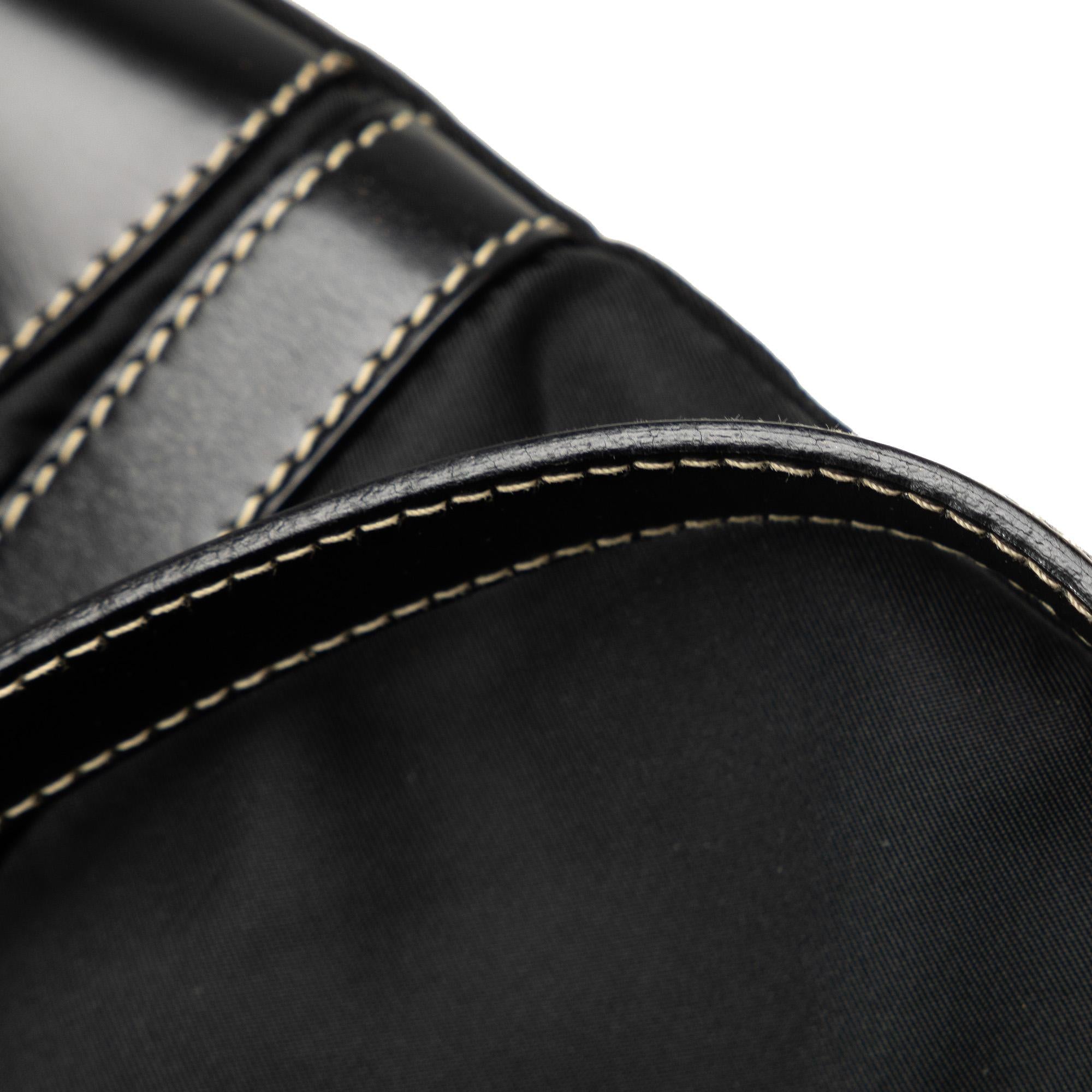 Prada Tessuto Shoulder Bag (SHG-6hmUAo)
