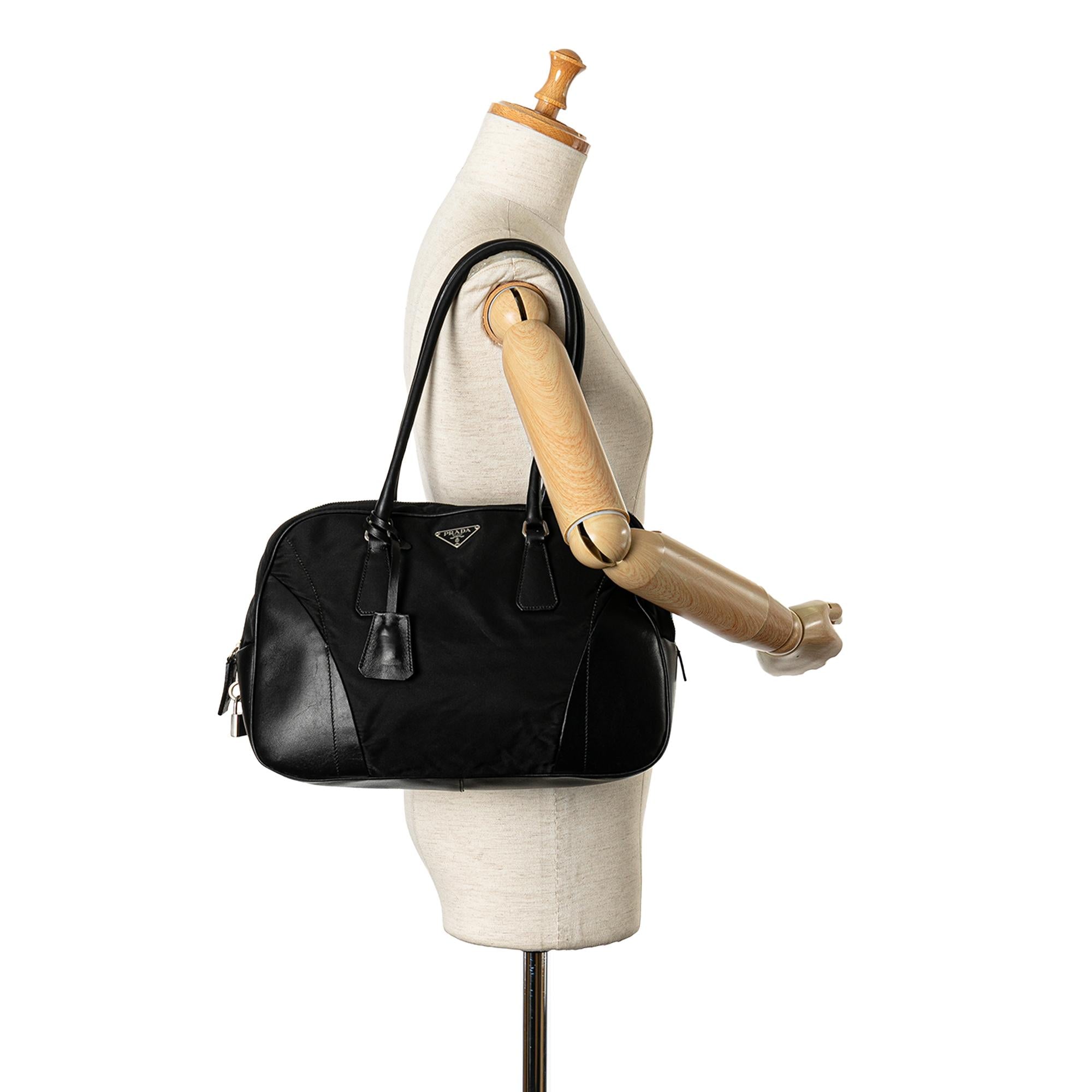 Prada Tessuto Shoulder Bag (SHG-v8nMQo)