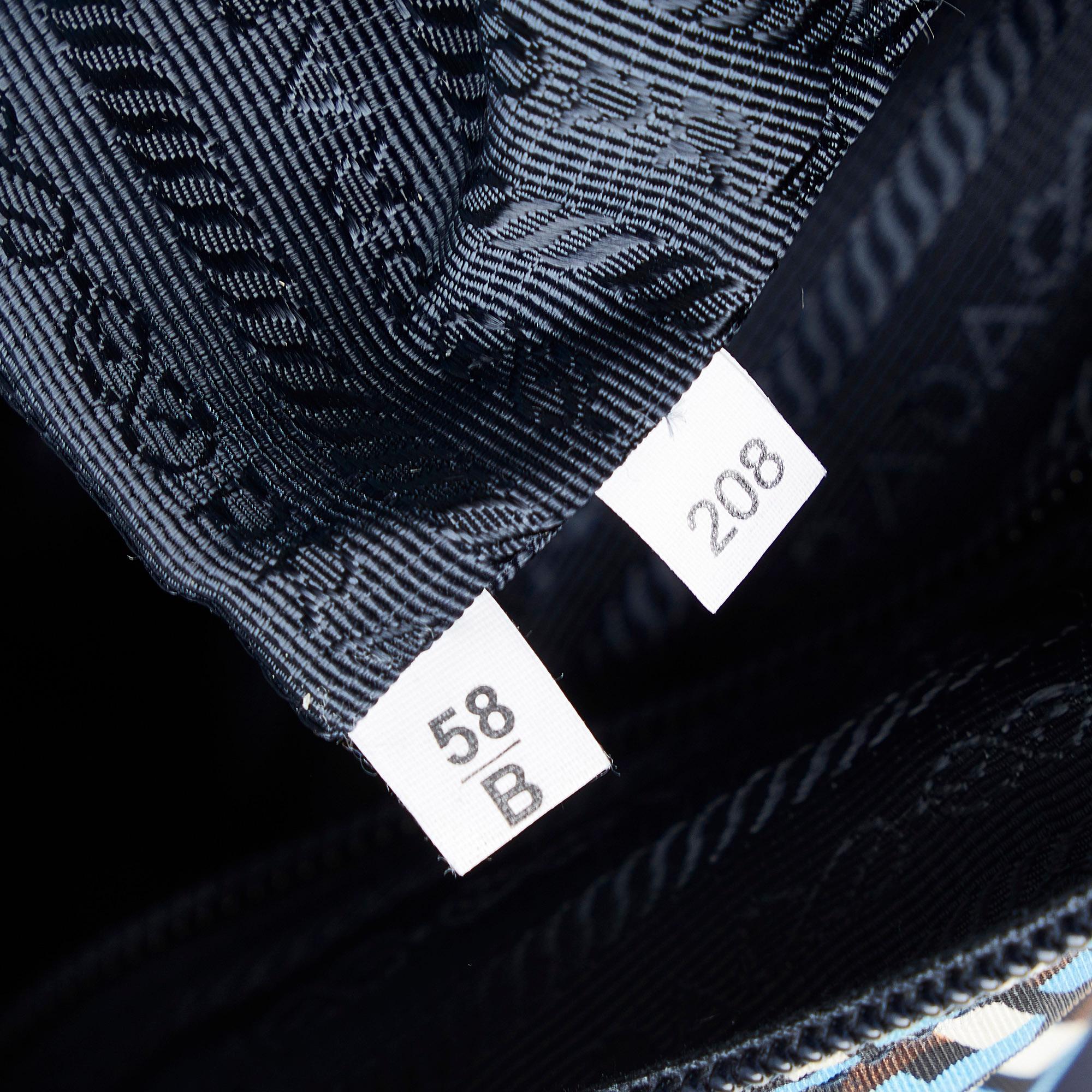 Prada Tessuto Stampato Messenger Bag (SHG-xUHggw)