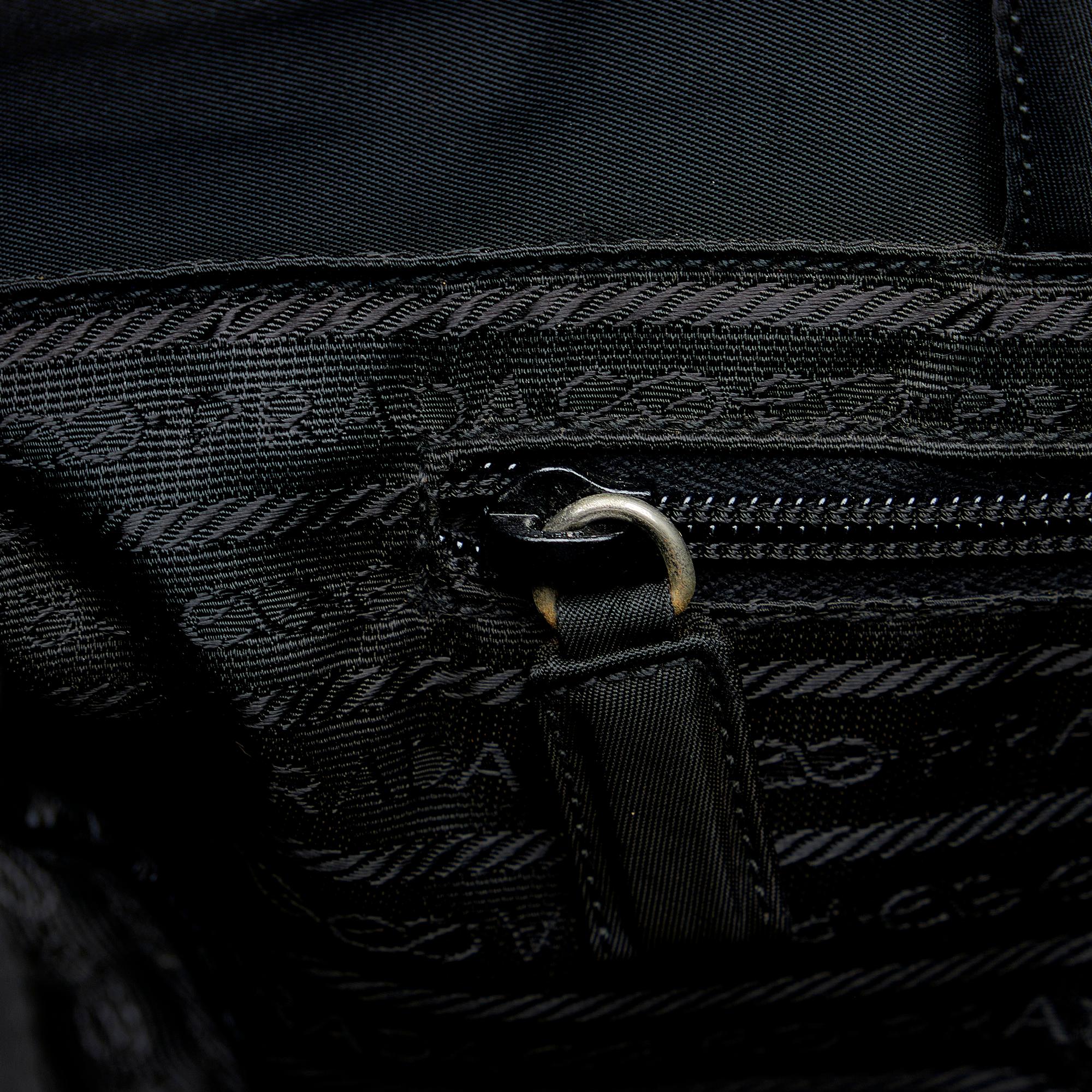 Prada Tessuto Tote (SHG-KLI9Hk)