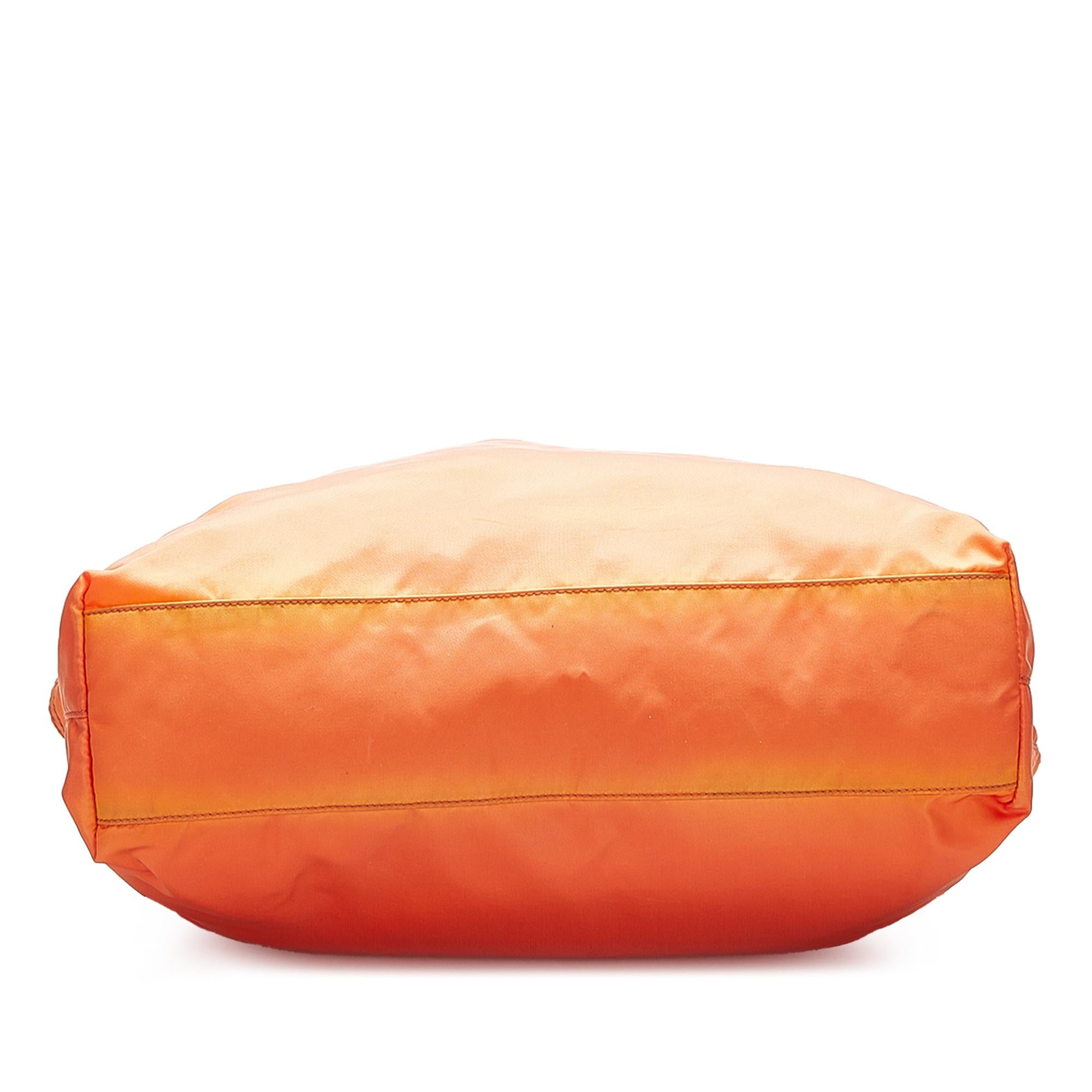 Prada Tessuto Tote (SHG-B4tTpq)