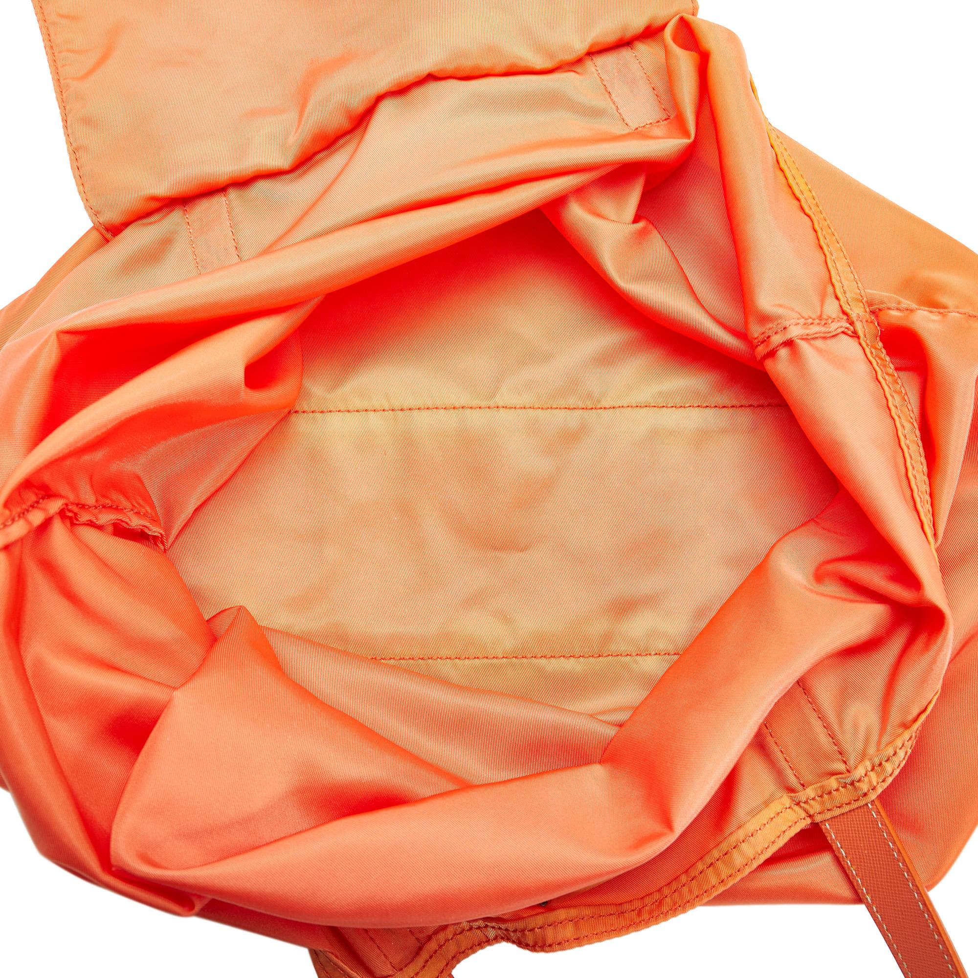 Prada Tessuto Tote (SHG-B4tTpq)