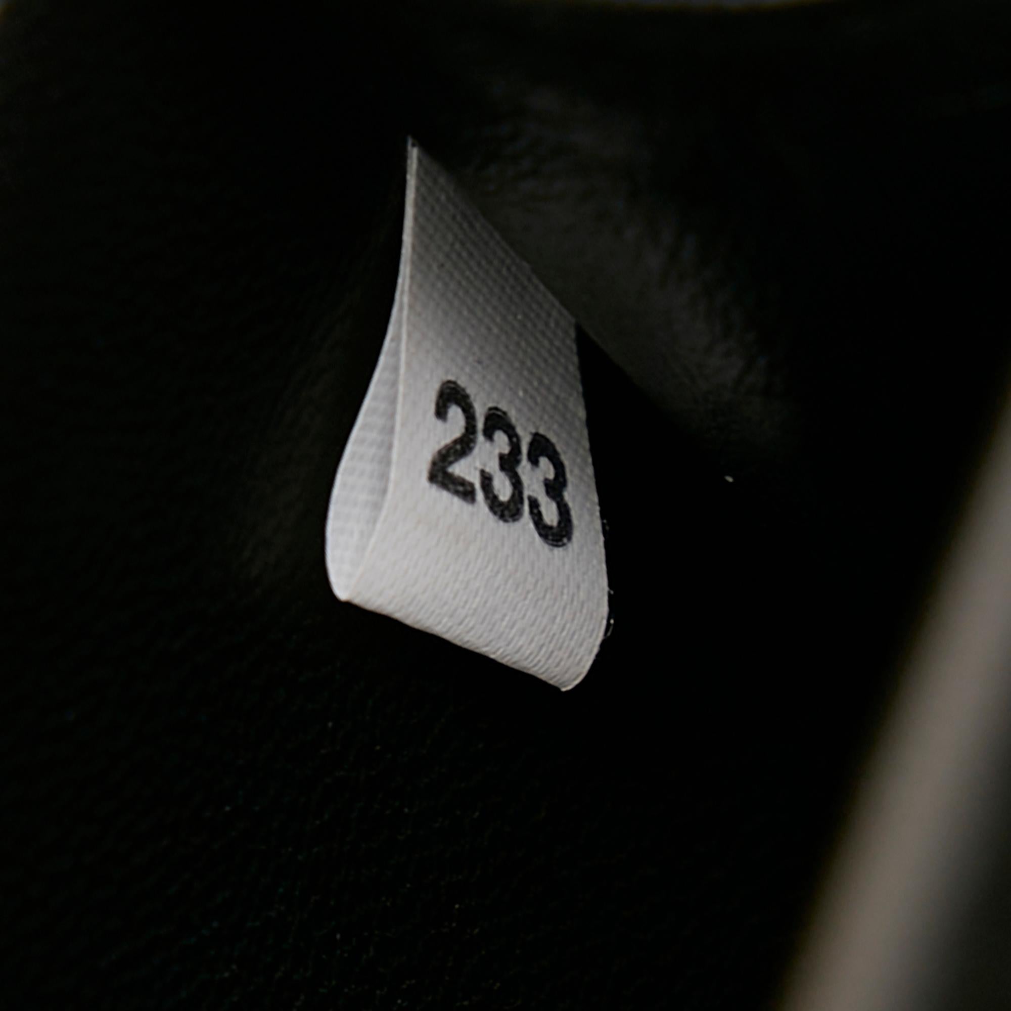 Prada Velluto Micro Cahier Crossbody Bag (SHG-32581)