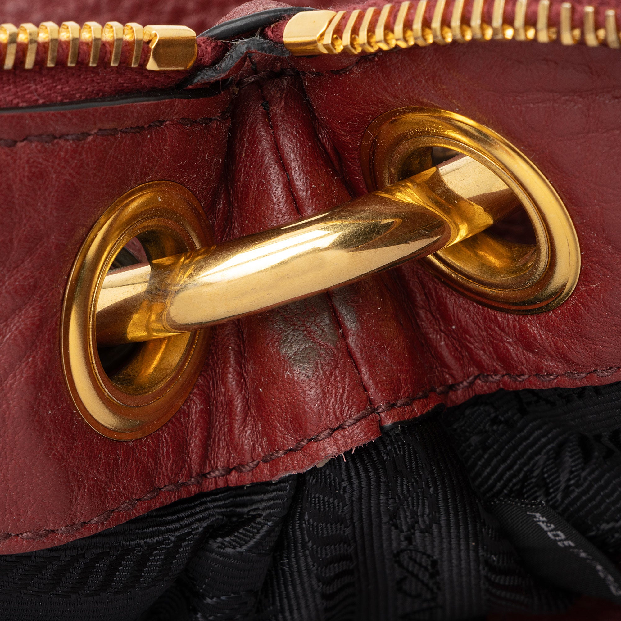 Prada Vitello Daino Belted Zip Shoulder Bag (SHF-ZmoFVU)