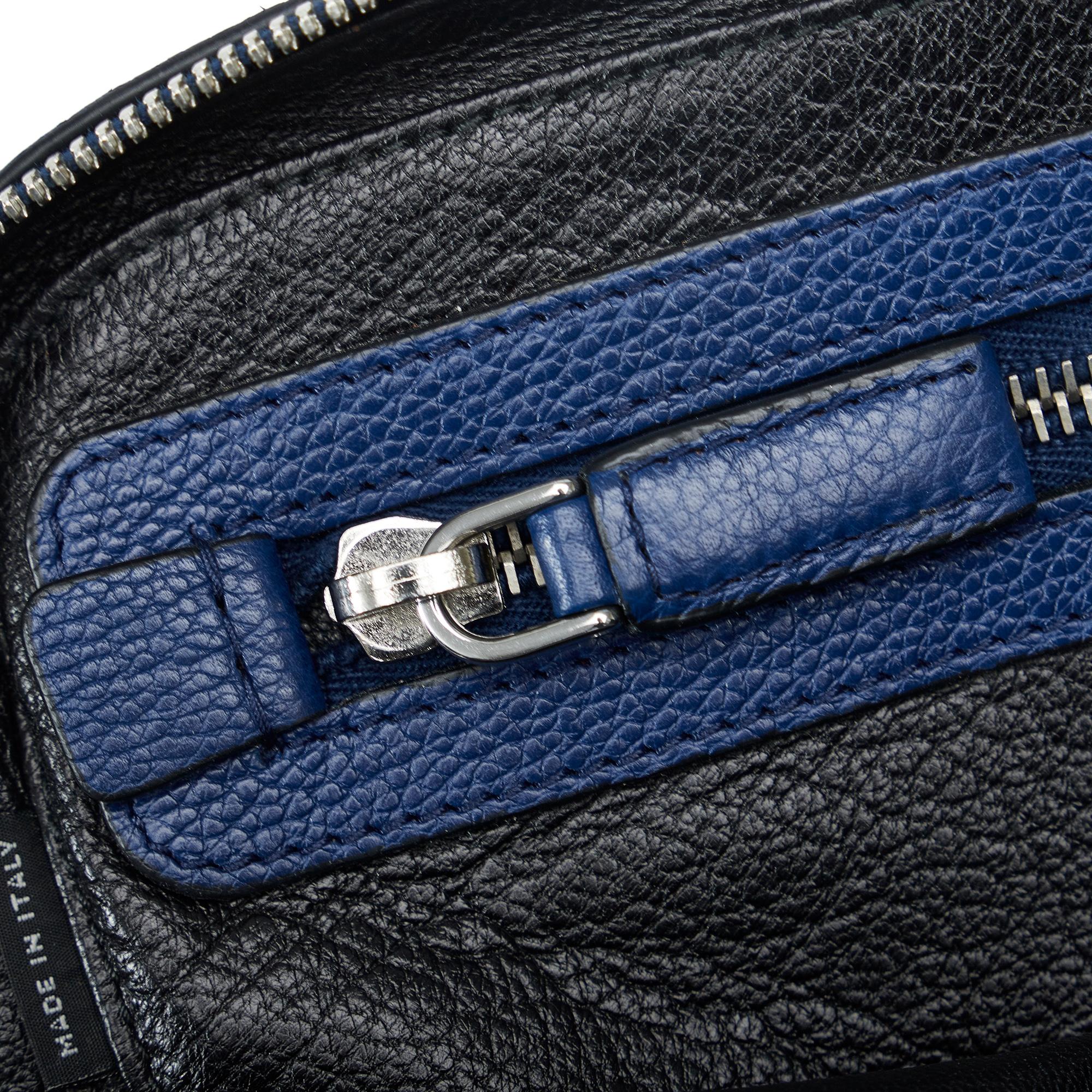 Prada Vitello Daino Clutch Bag (SHG-2dPdzt)