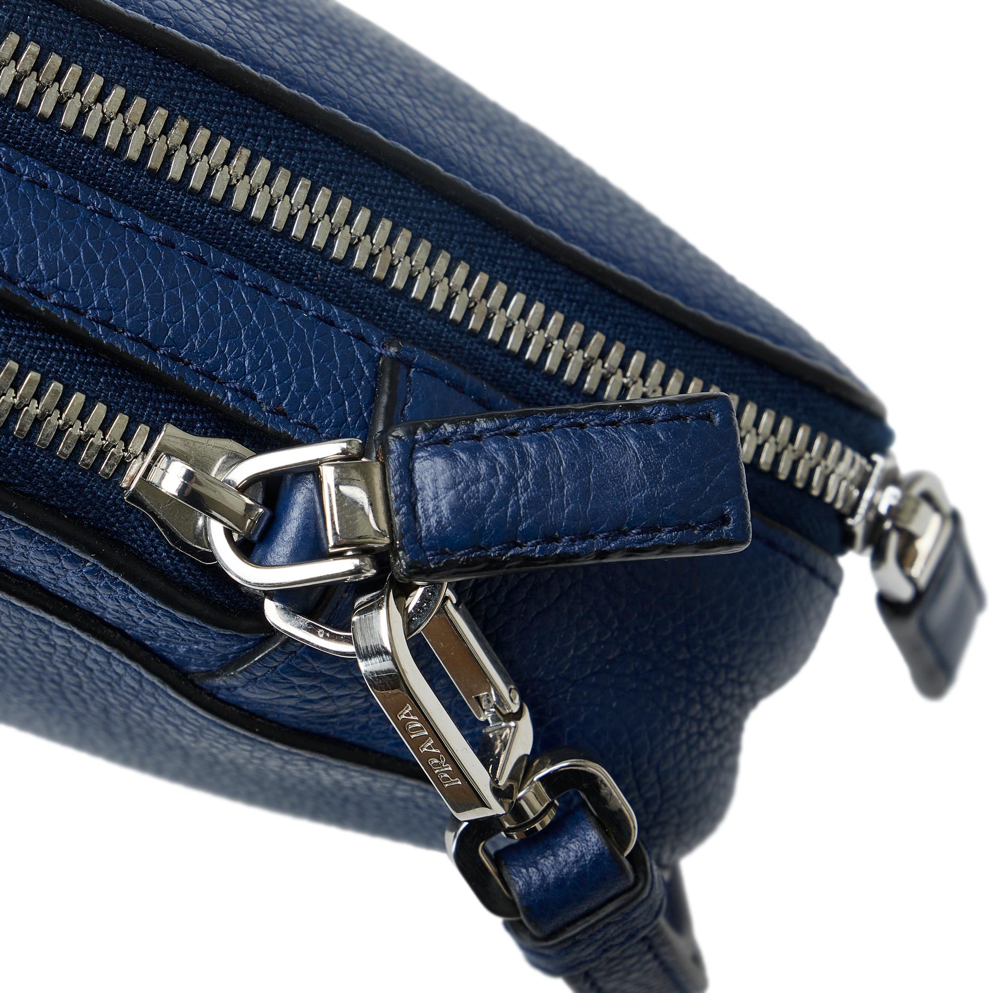 Prada Vitello Daino Clutch Bag (SHG-2dPdzt)