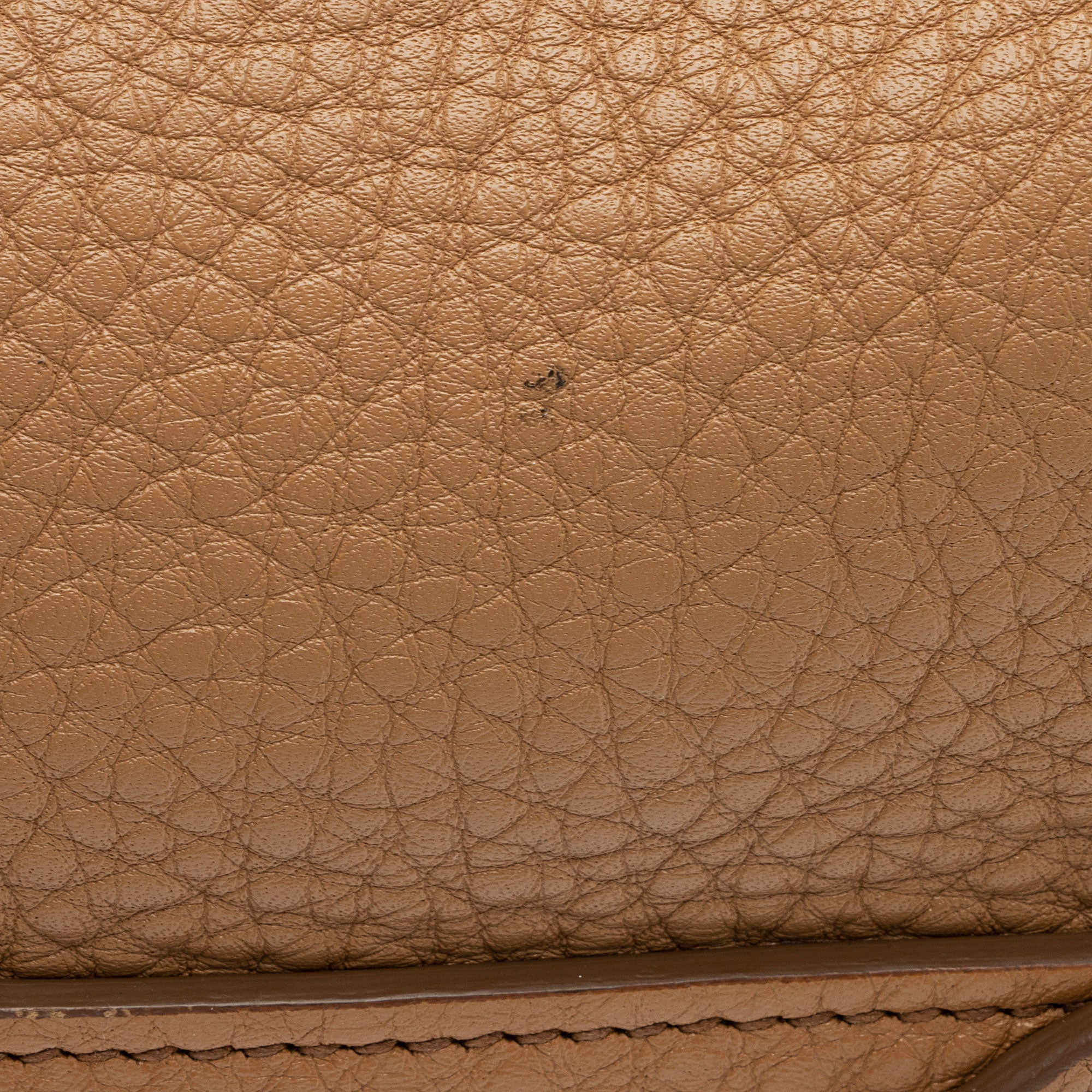 Prada Vitello Daino Duffle Bag (SHF-mm7NZW)