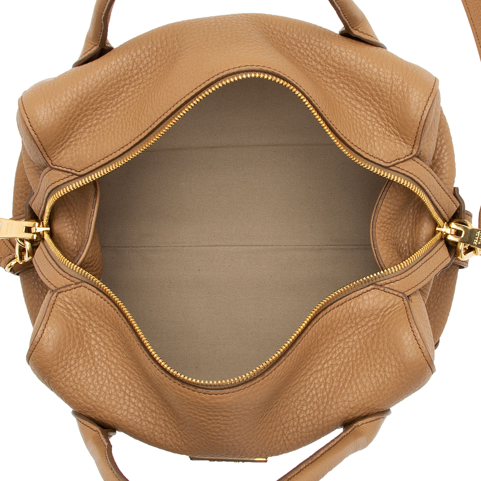 Prada Vitello Daino Duffle Bag (SHF-mm7NZW)