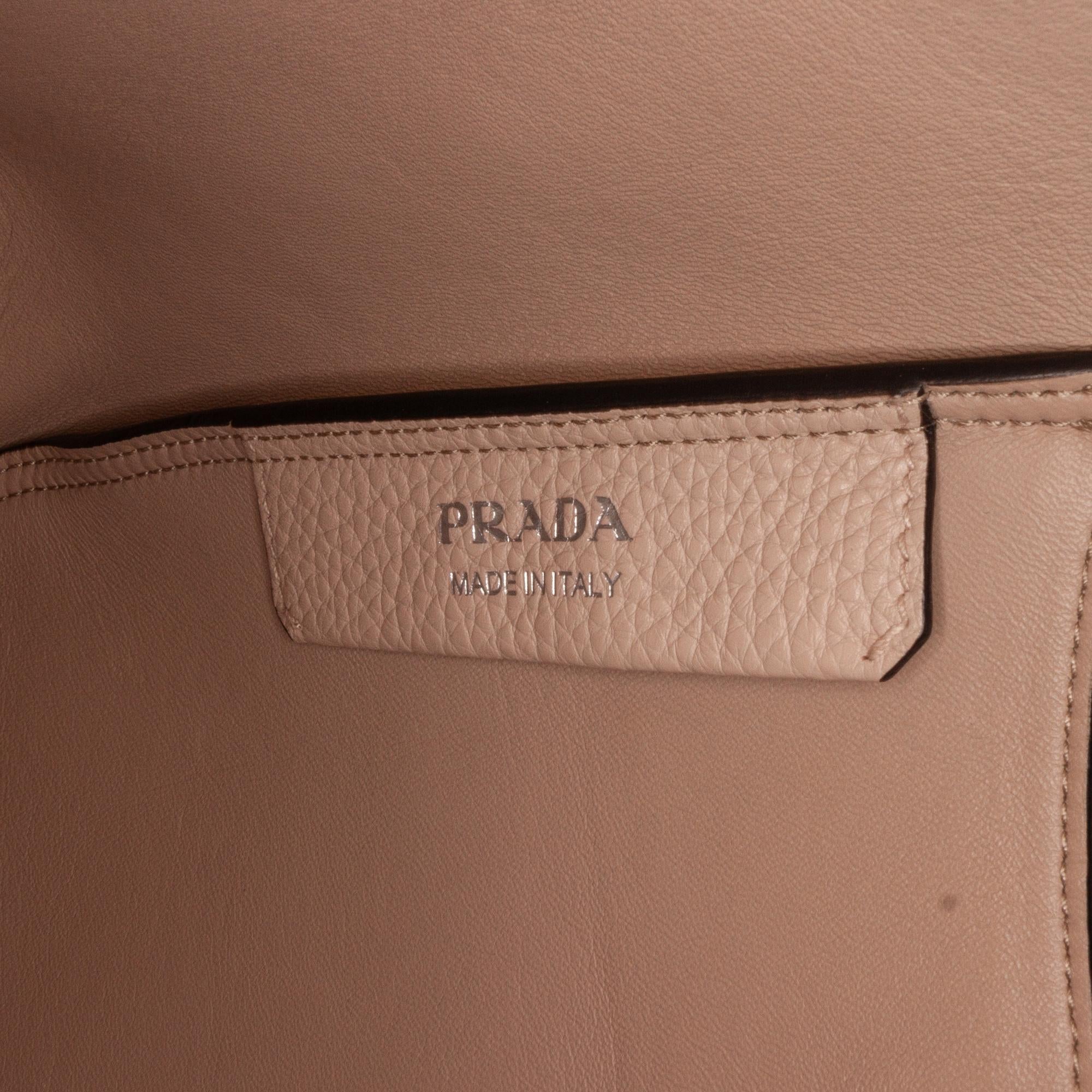 Prada Vitello Daino Dynamique (SHG-ZFQi81)