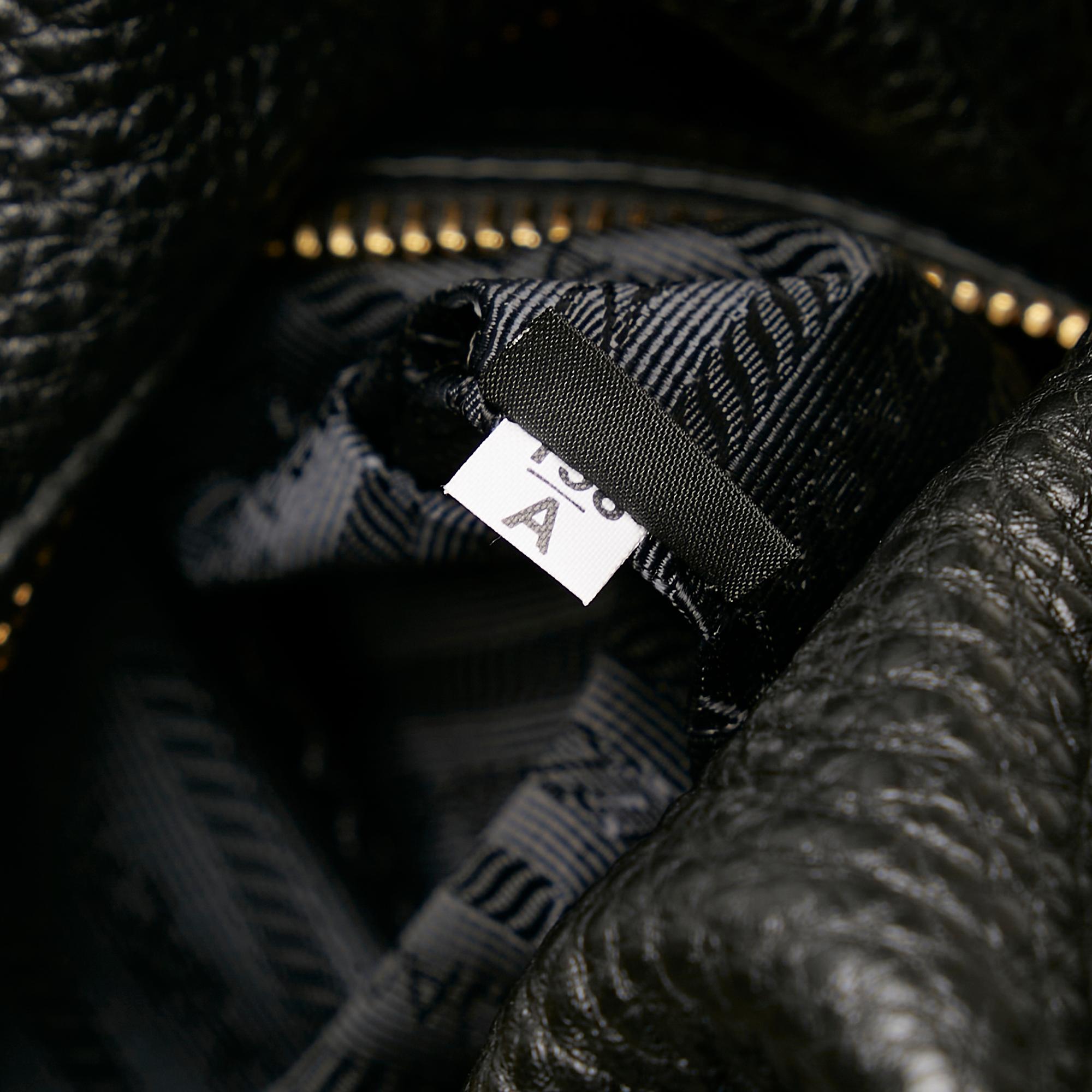 Prada Vitello Daino Hobo (SHG-JzVWwd)