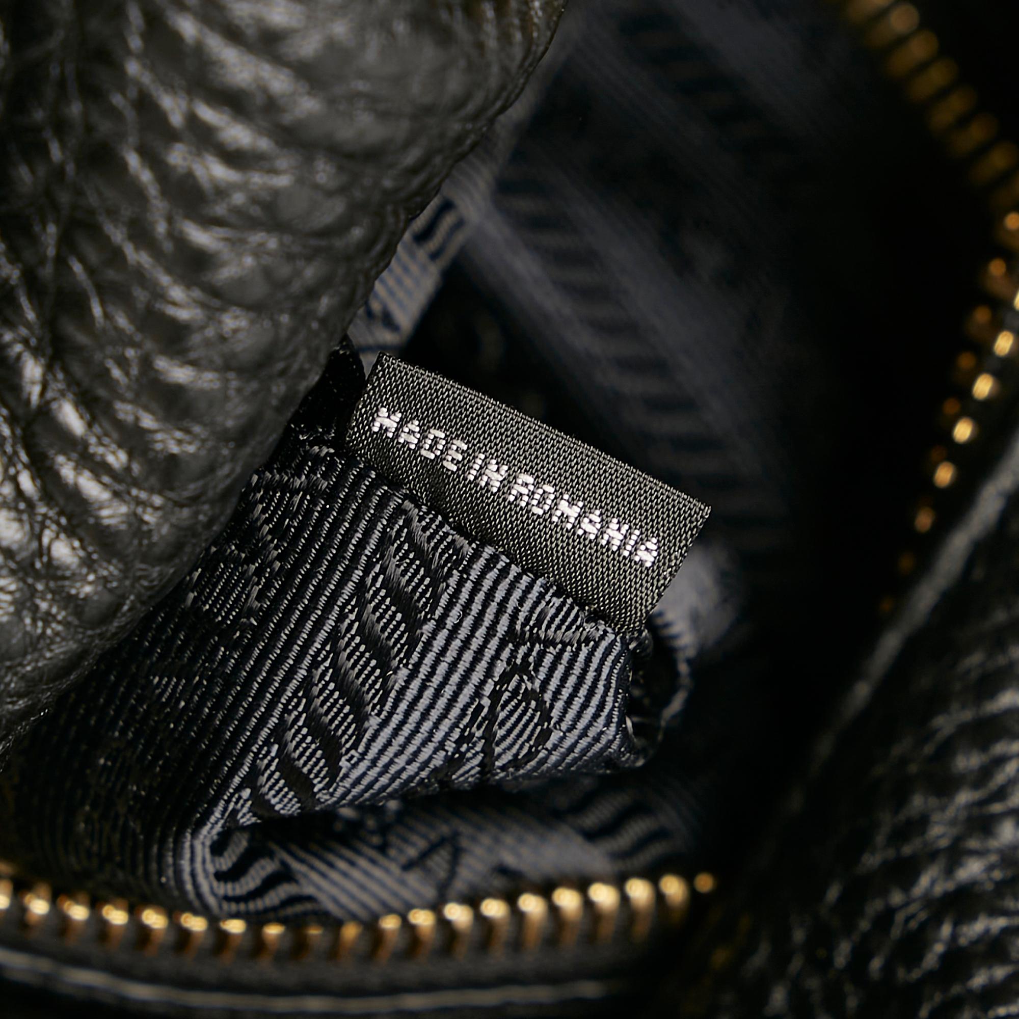 Prada Vitello Daino Hobo (SHG-JzVWwd)