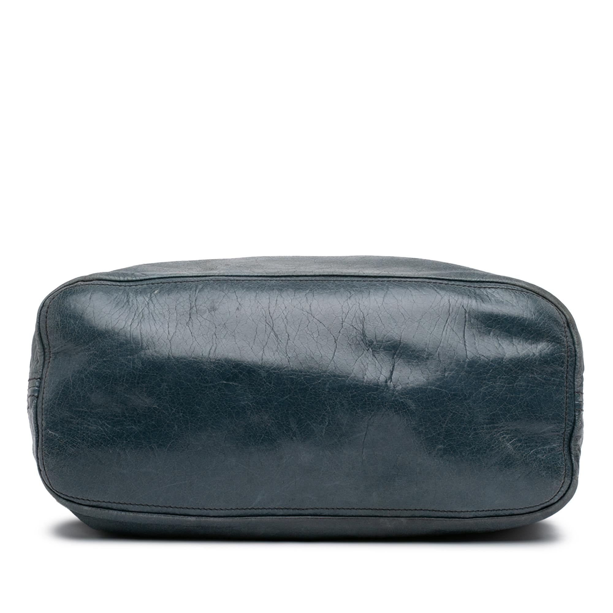 Prada Vitello Daino Hobo
