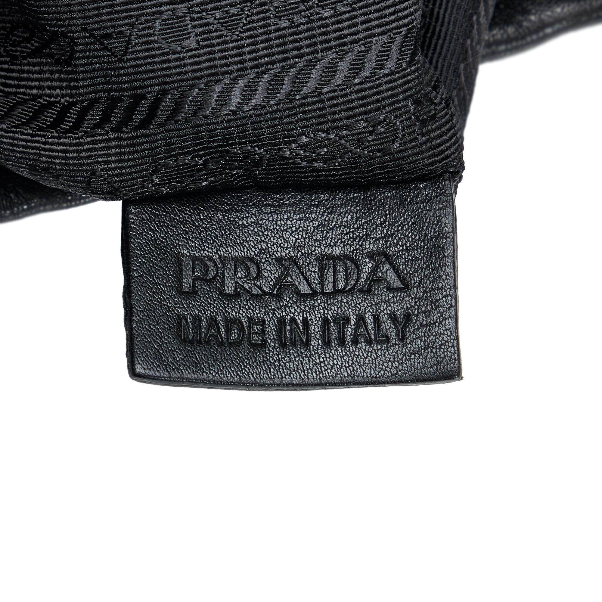 Prada Vitello Daino Shoulder Bag (SHG-cn1jvN)