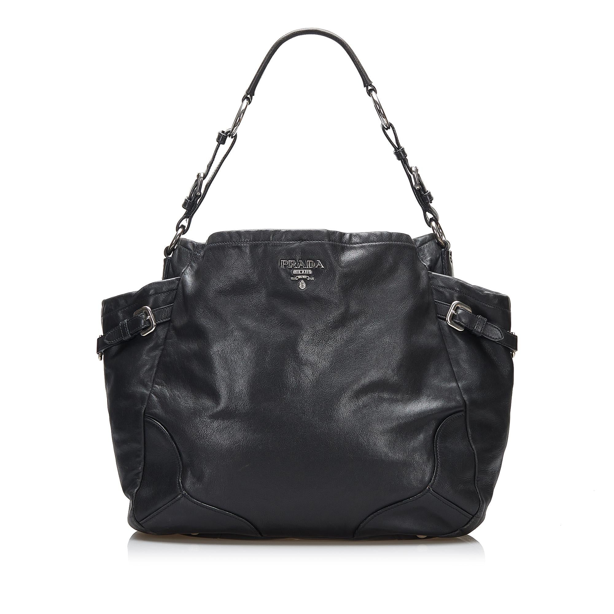 Prada Vitello Daino Shoulder Bag (SHG-cn1jvN)