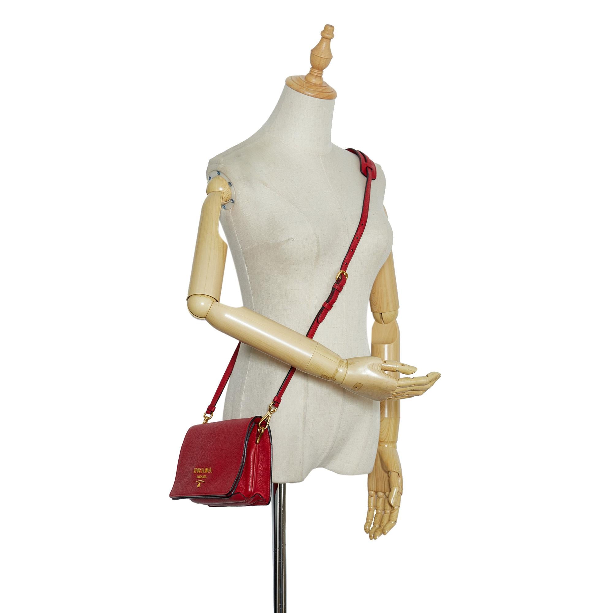 Prada Vitello Daino Small Flap Crossbody Bag (SHG-BJdk4X)
