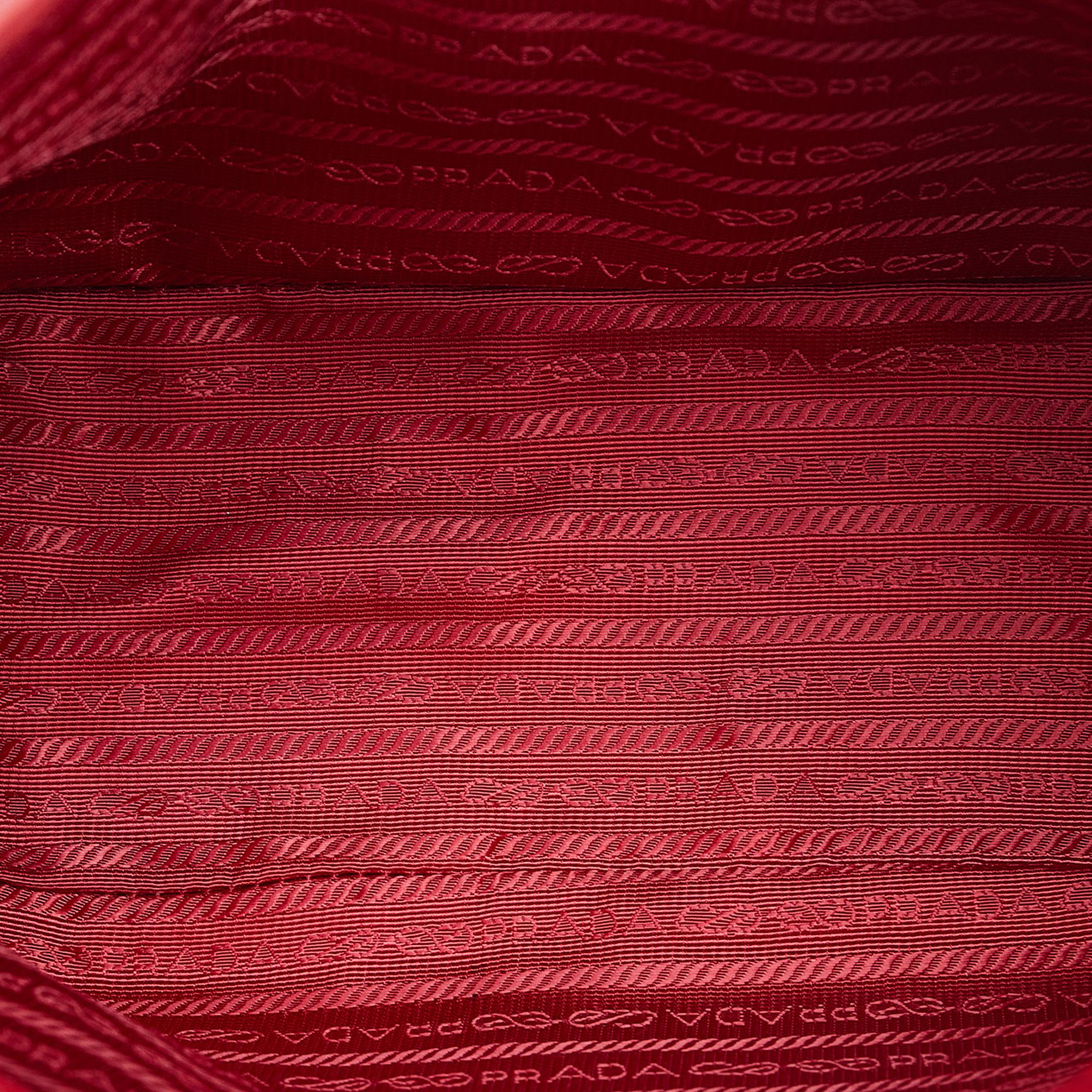 Prada Vitello Daino Small Flap Crossbody Bag (SHG-fcww1Y)