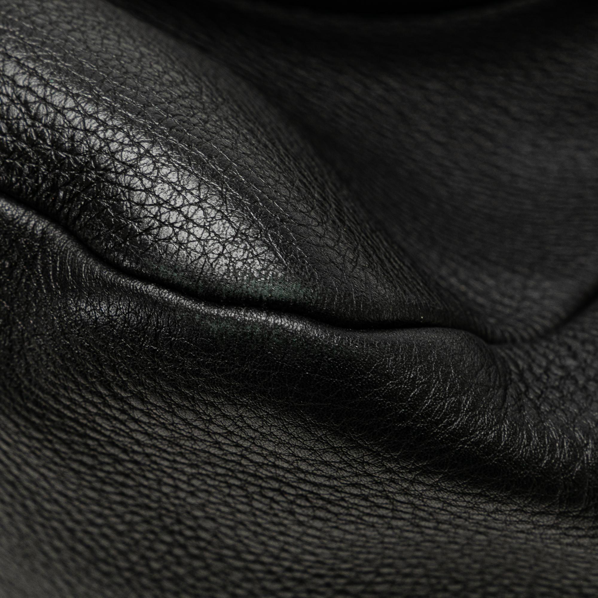 Prada Vitello Daino Tote (SHG-gNT3TM)