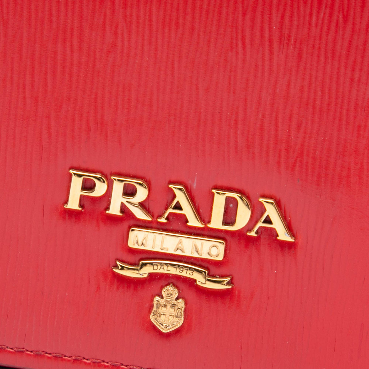 Prada Vitello Move Wallet on Chain