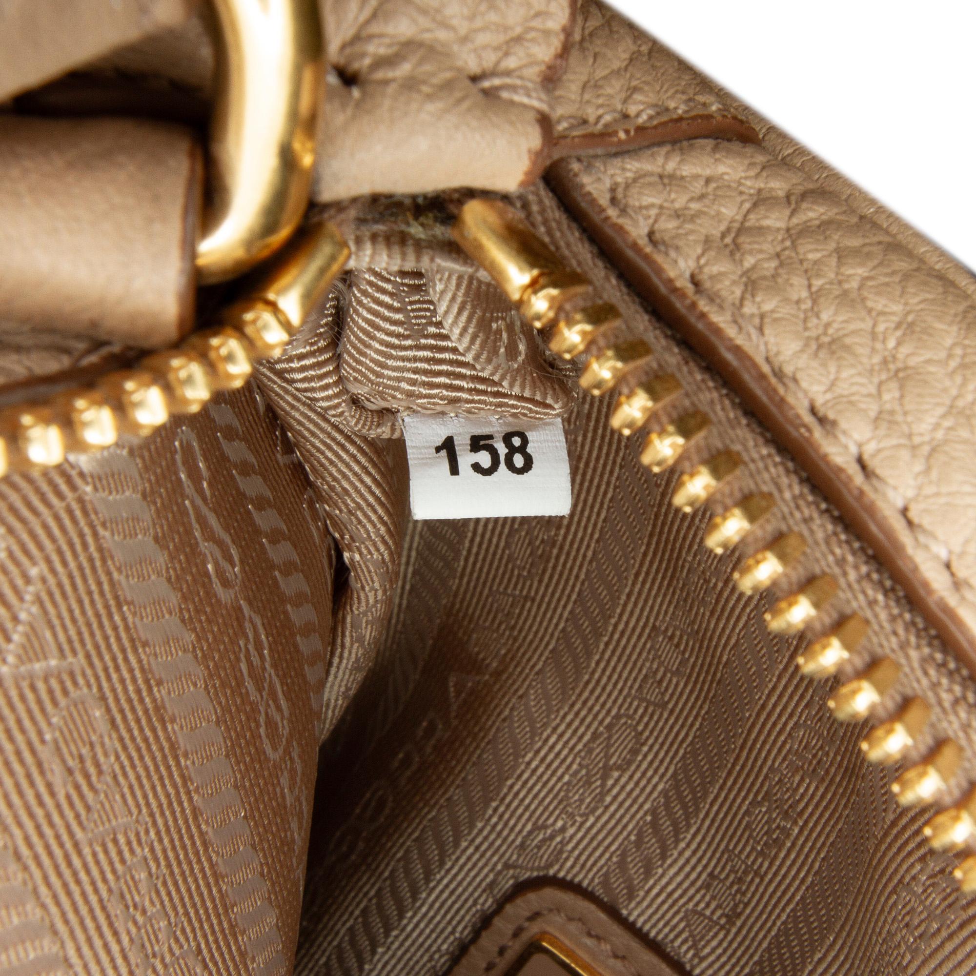 Prada Vitello Phenix Double Zip (SHG-jaXNEZ)