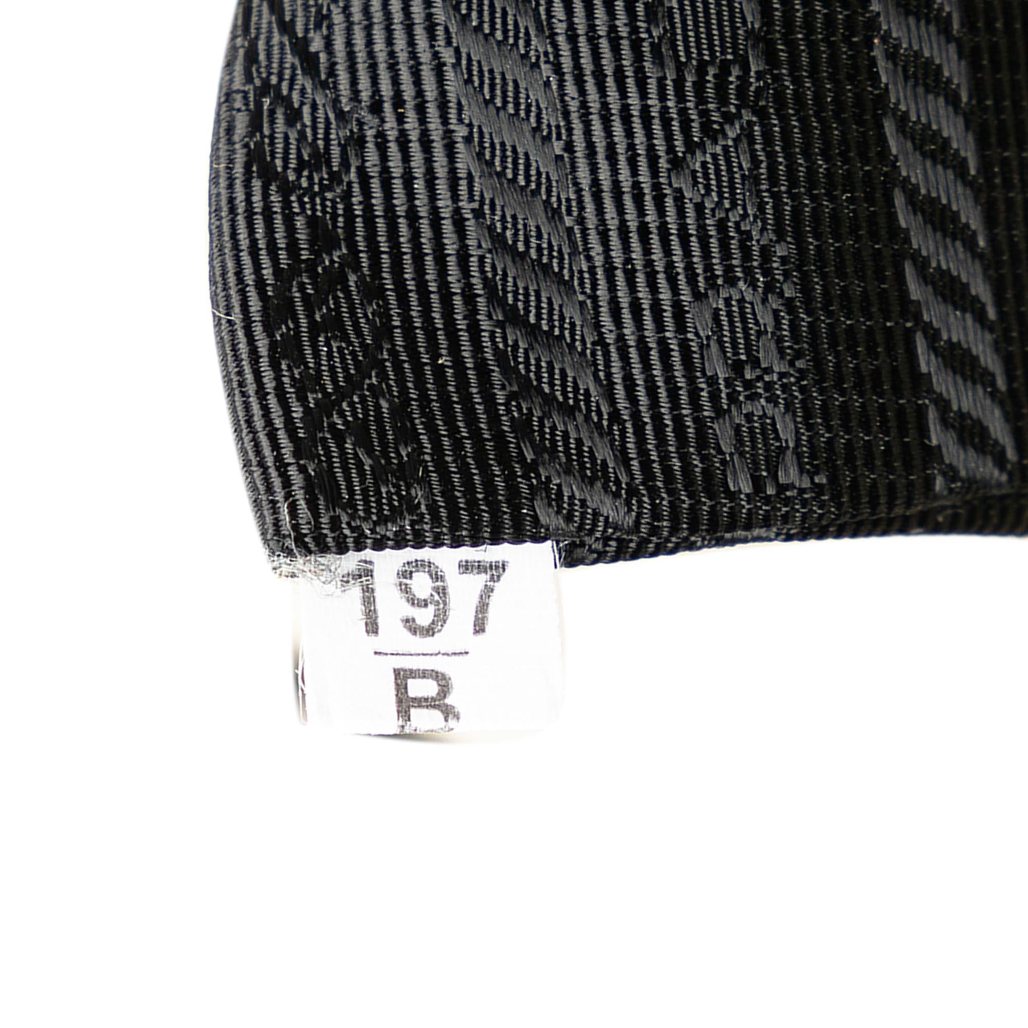 Prada Vitello Phenix Logo Bucket Bag (SHG-77RPlB)