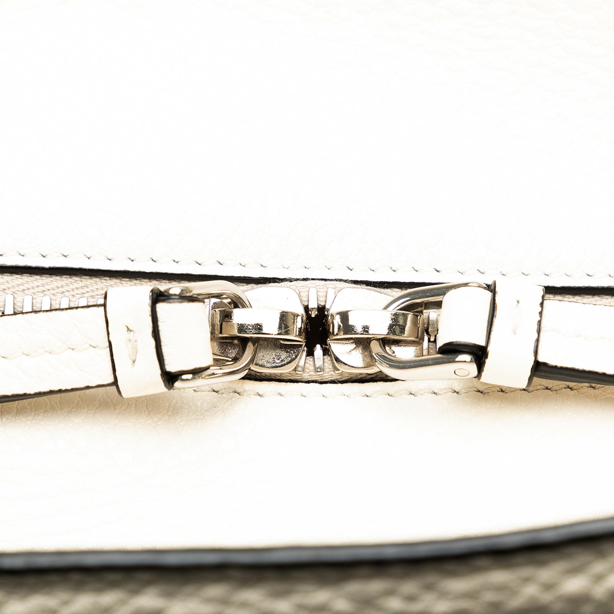 Prada Vitello Phenix Logo Bucket Bag (SHG-77RPlB)