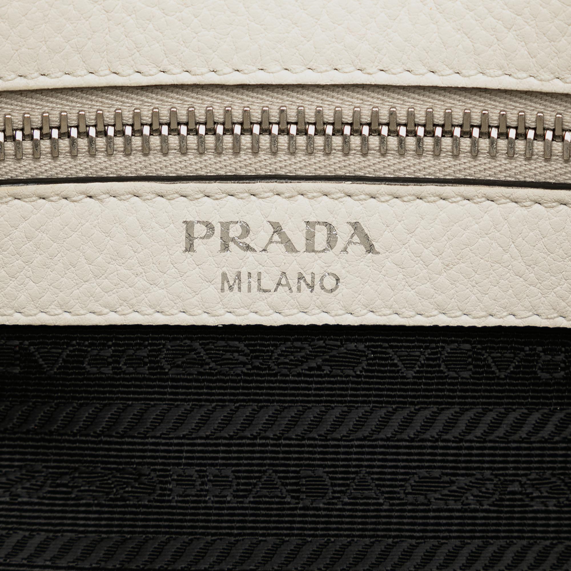 Prada Vitello Phenix Logo Bucket Bag (SHG-77RPlB)