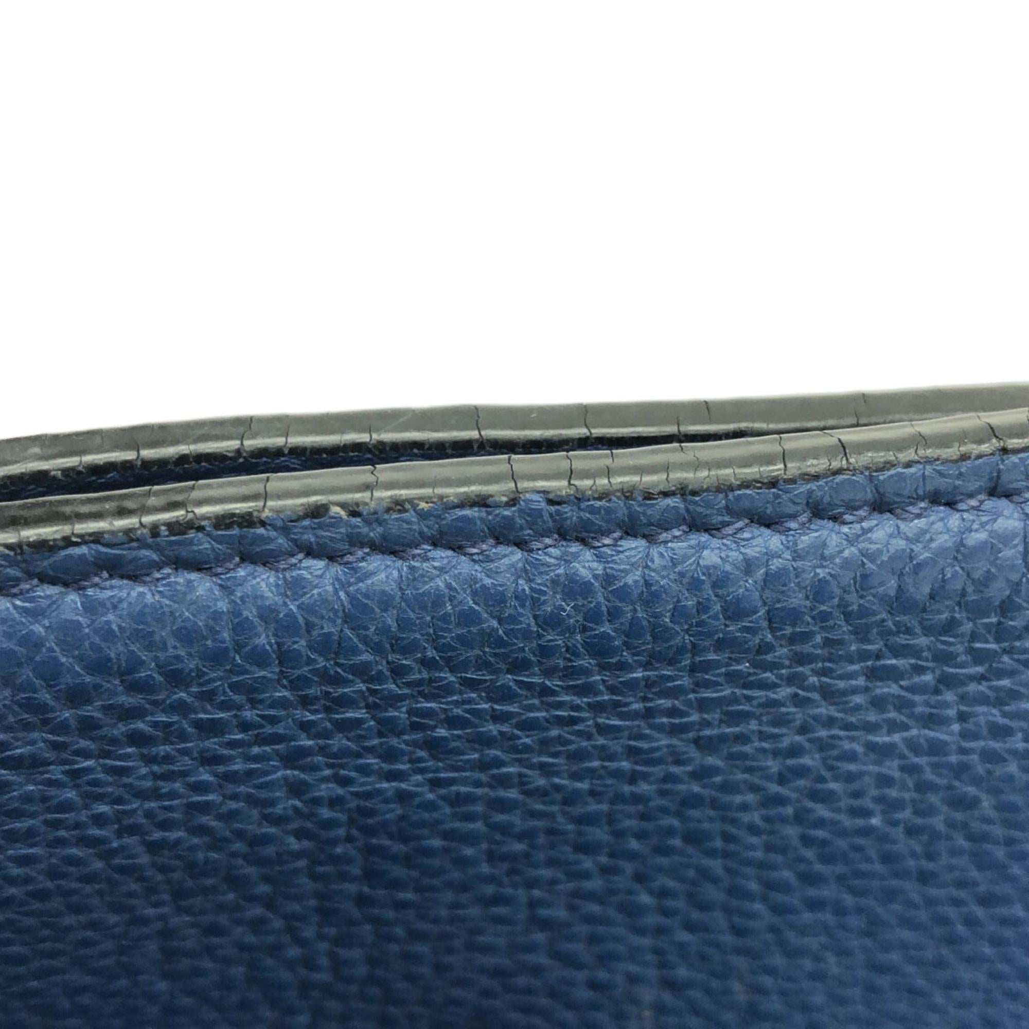 Prada Vitello Phenix Logo Crossbody Bag (SHG-sscjbO)