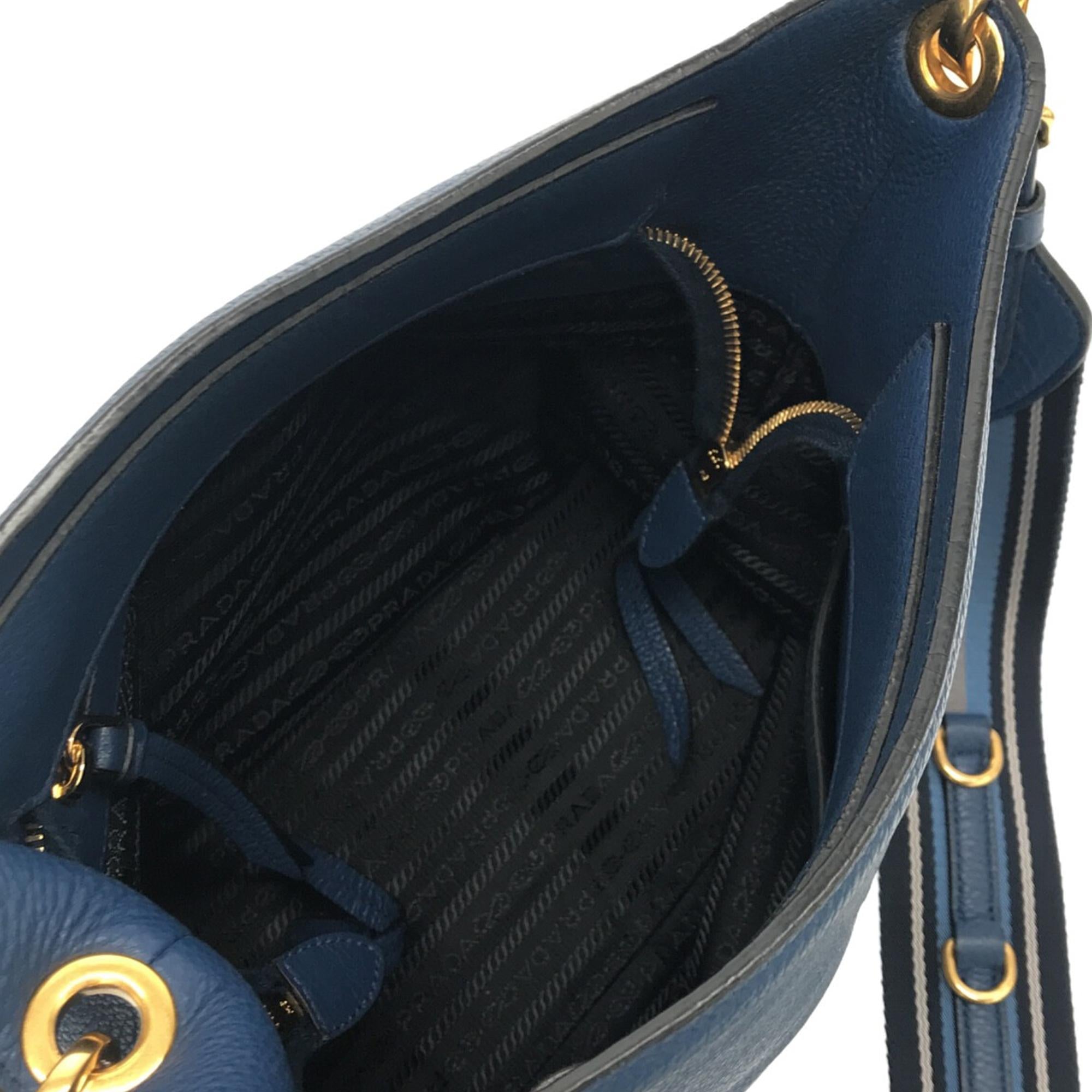 Prada Vitello Phenix Logo Crossbody Bag (SHG-sscjbO)