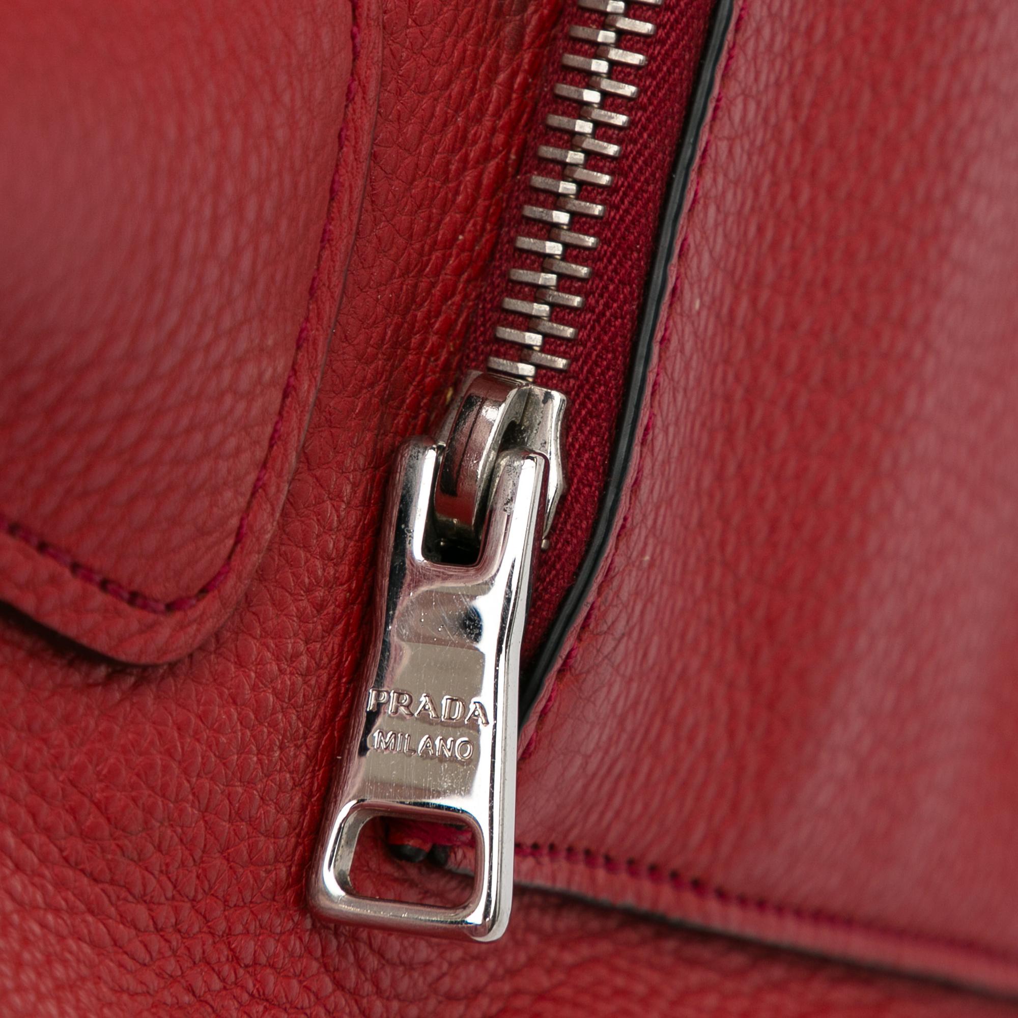 Prada Vitello Phenix Pocket Satchel (SHG-MTduEh)