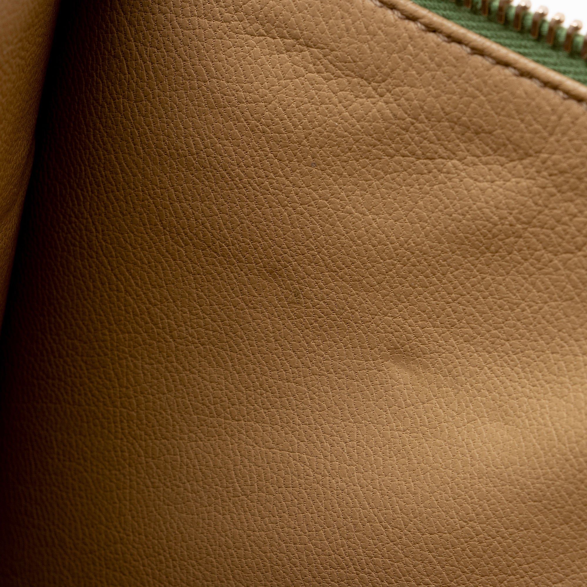 Prada Vitello Pocket Zip Pouch (SHF-roWUm3)