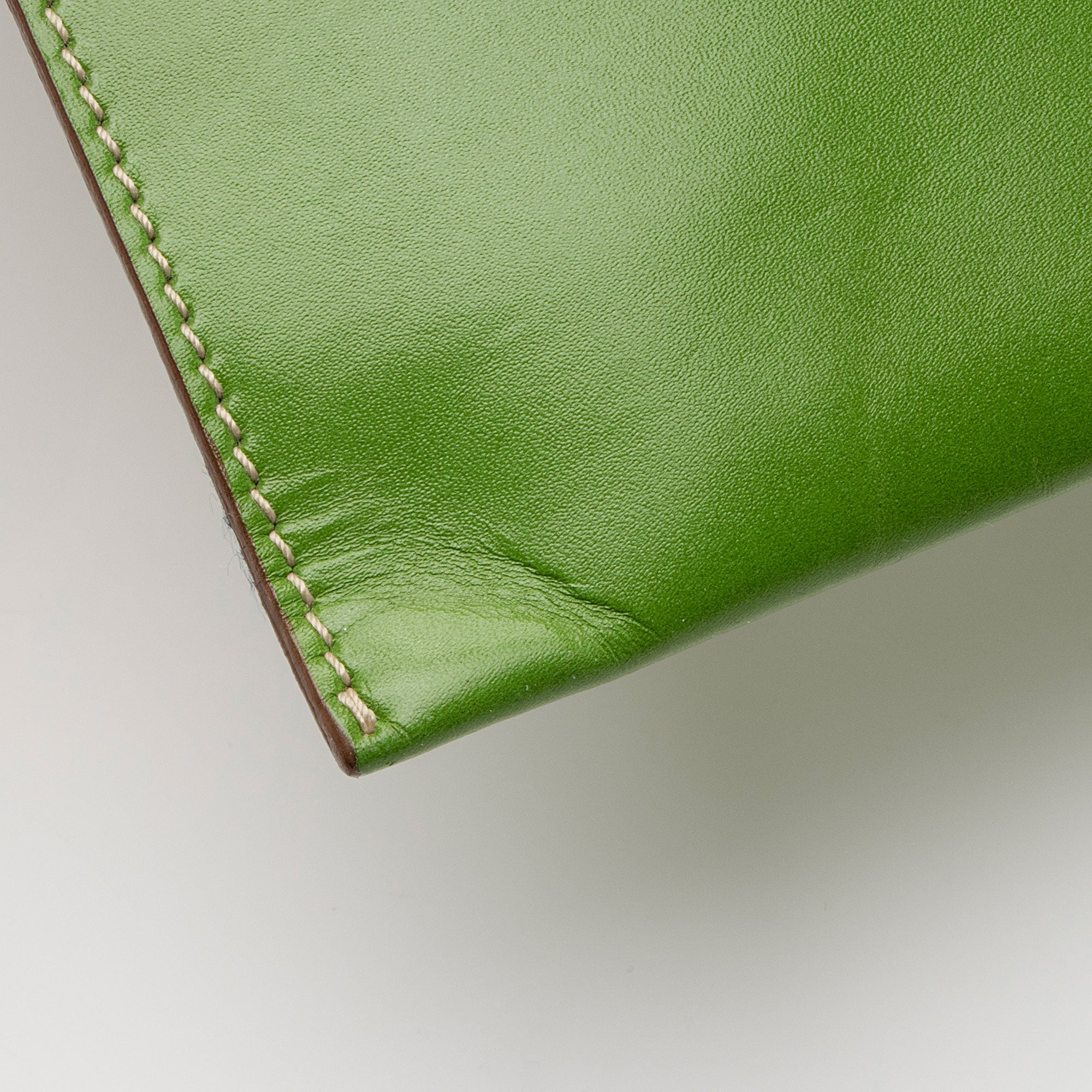 Prada Vitello Pocket Zip Pouch (SHF-roWUm3)