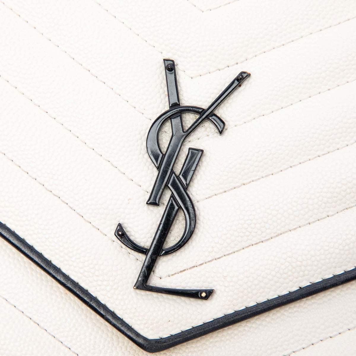 Saint Laurent Bicolor Grain De Poudre Chevron Classic Cassandre Chain Wallet