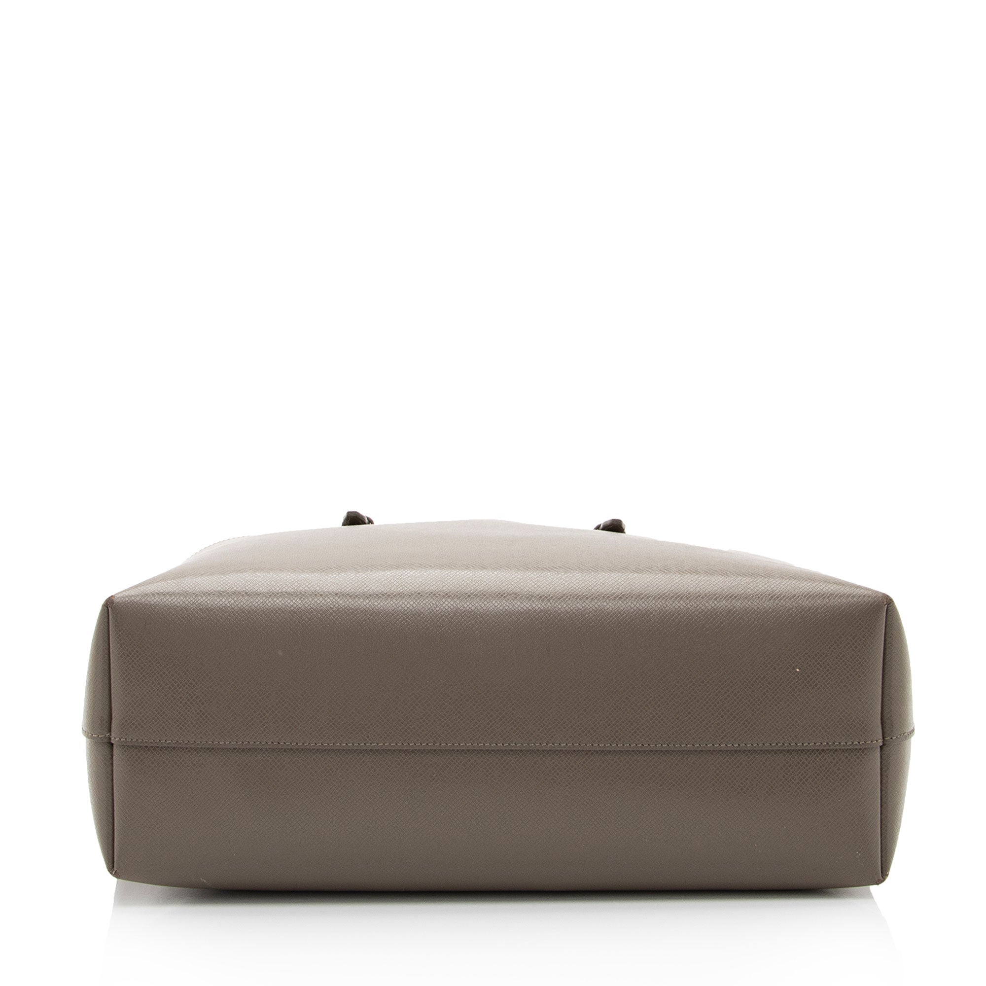 Saint Laurent Boucle Embossed Leather Shopping Tote (SHF-3yPQcN)