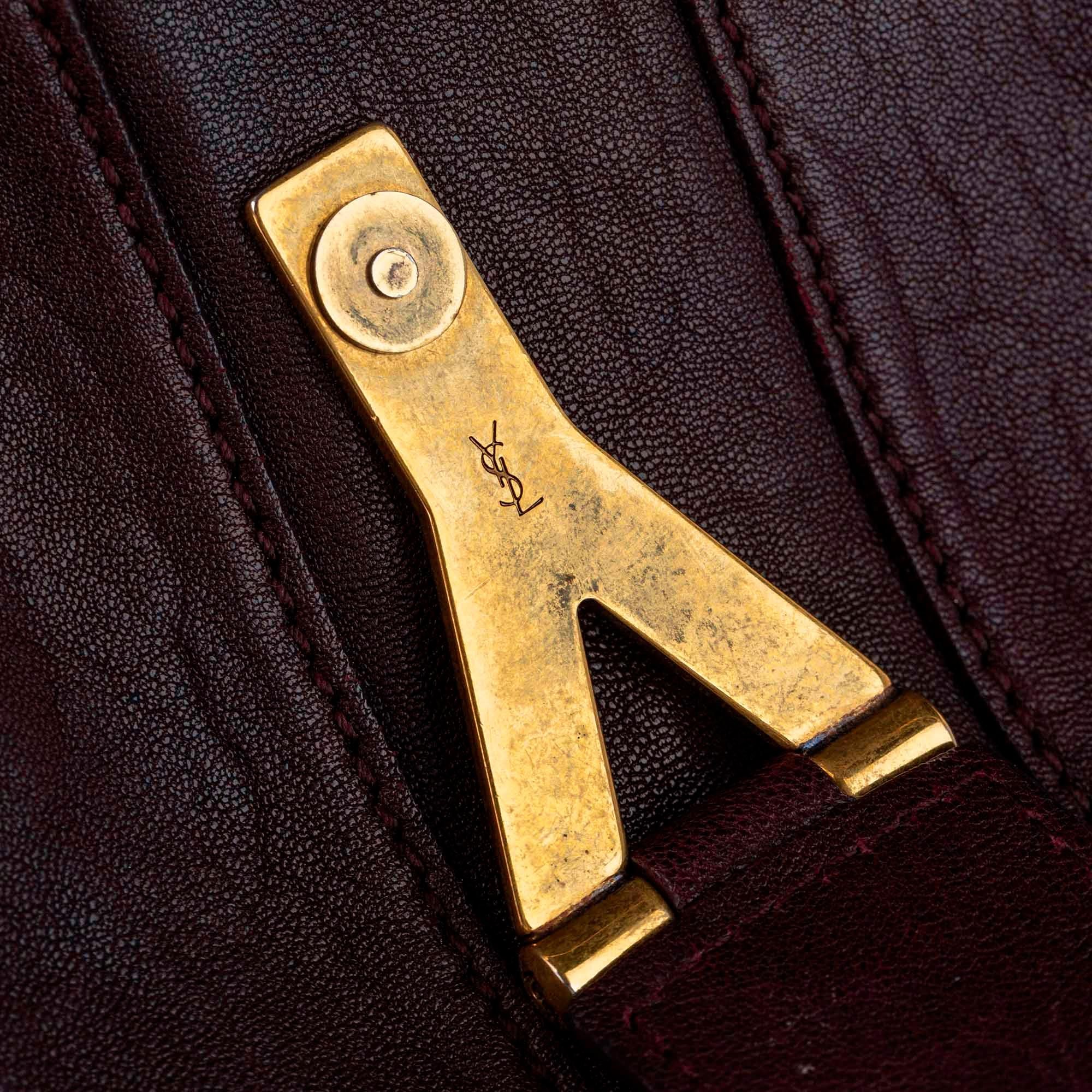 Saint Laurent Cabas Chyc Ligne Leather Handbag (SHG-32354)