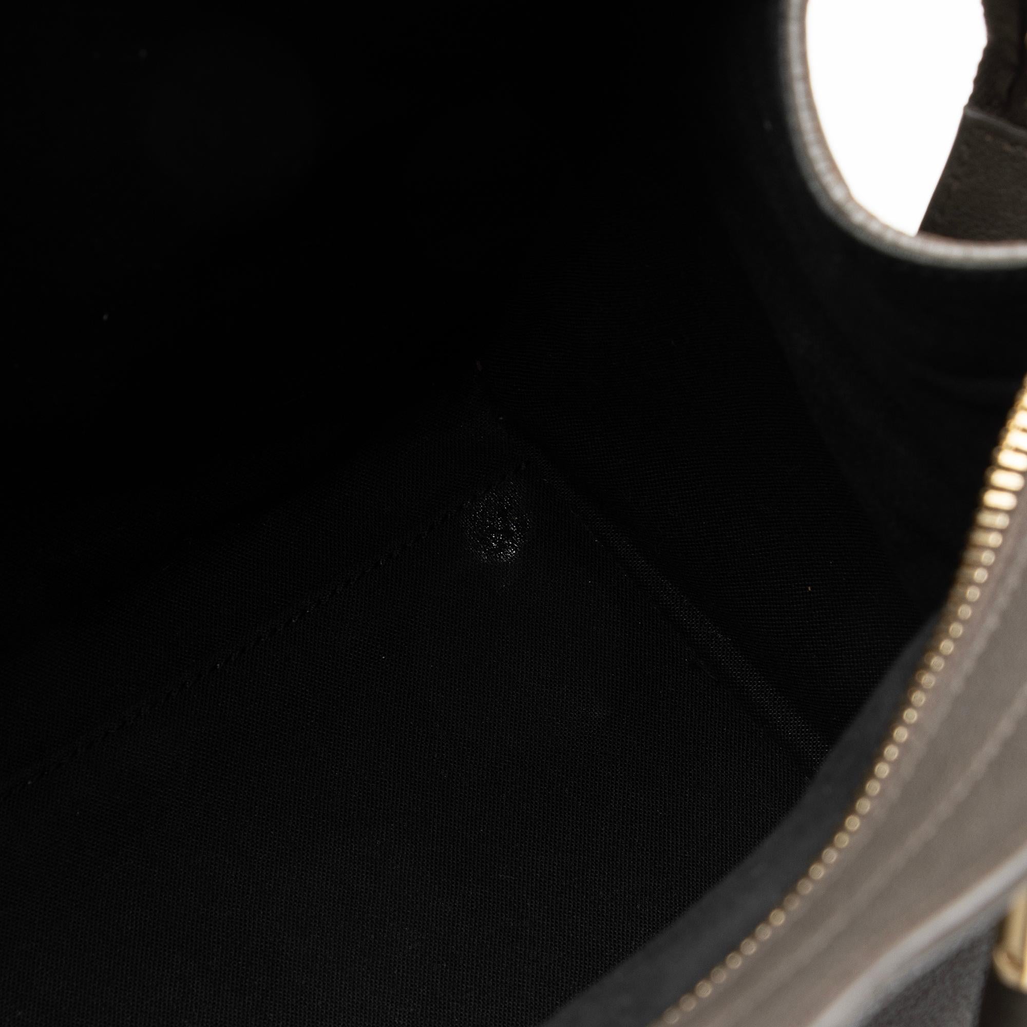 Saint Laurent Calfskin Classic Cabas Y Small Tote (SHF-23162)