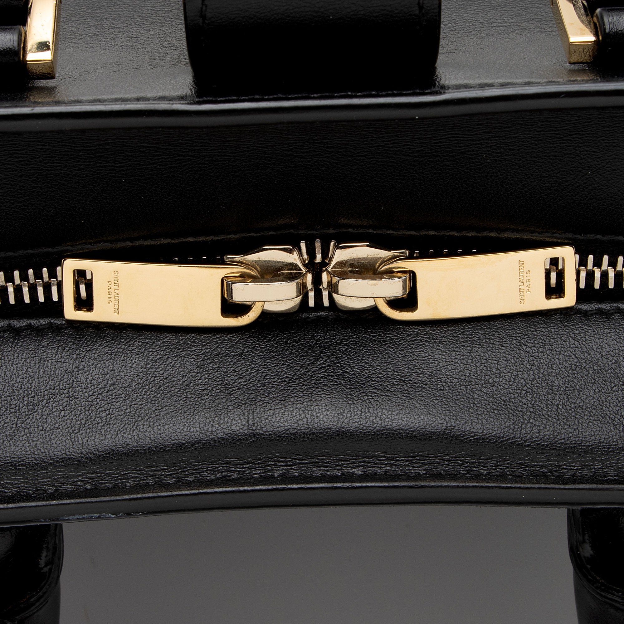 Saint Laurent Calfskin Monogram Baby Cabas Tote (SHF-Emwqyt)