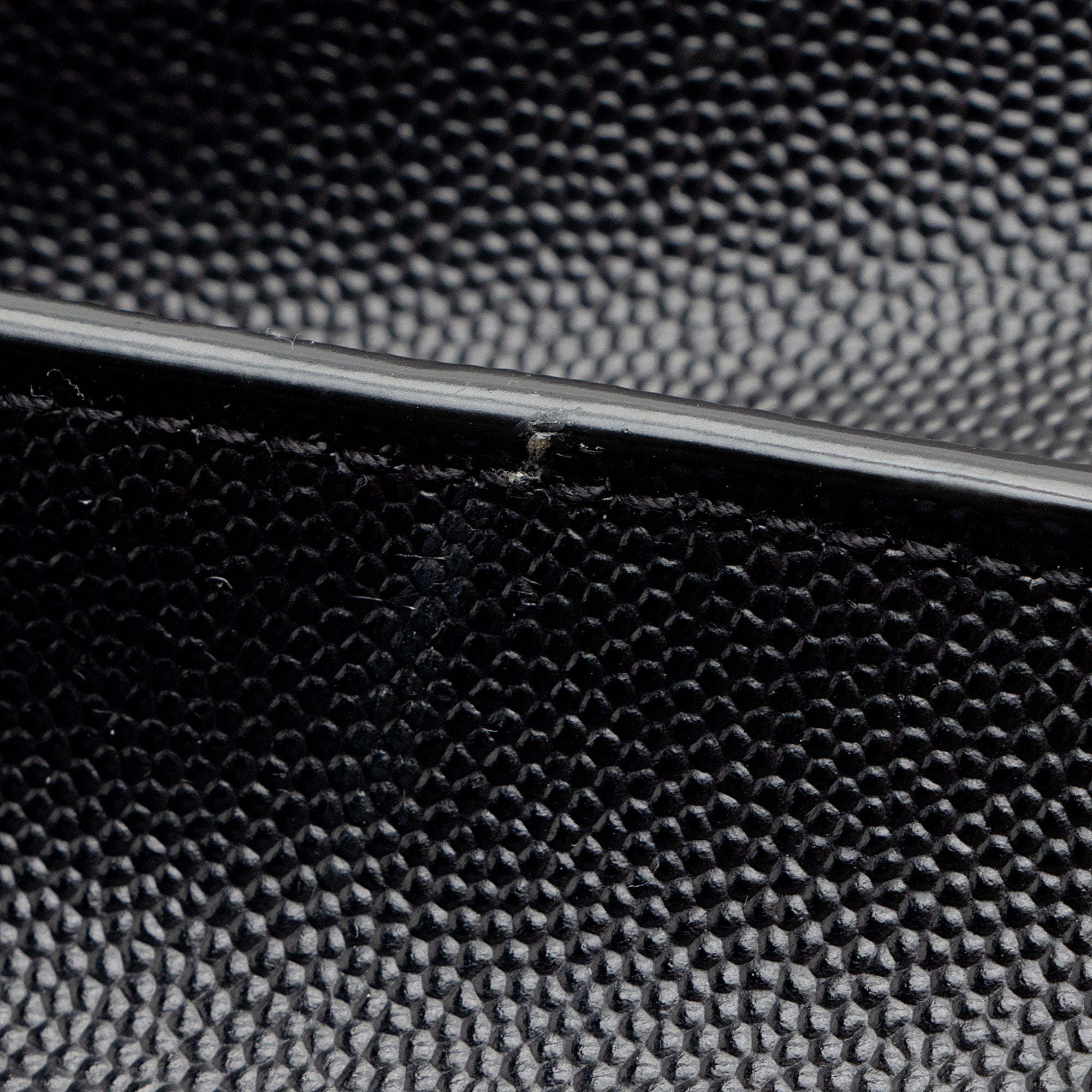 Saint Laurent Grain de Poudre Monogram Cassandra Medium Top Handle (SHF-HGeoF5)