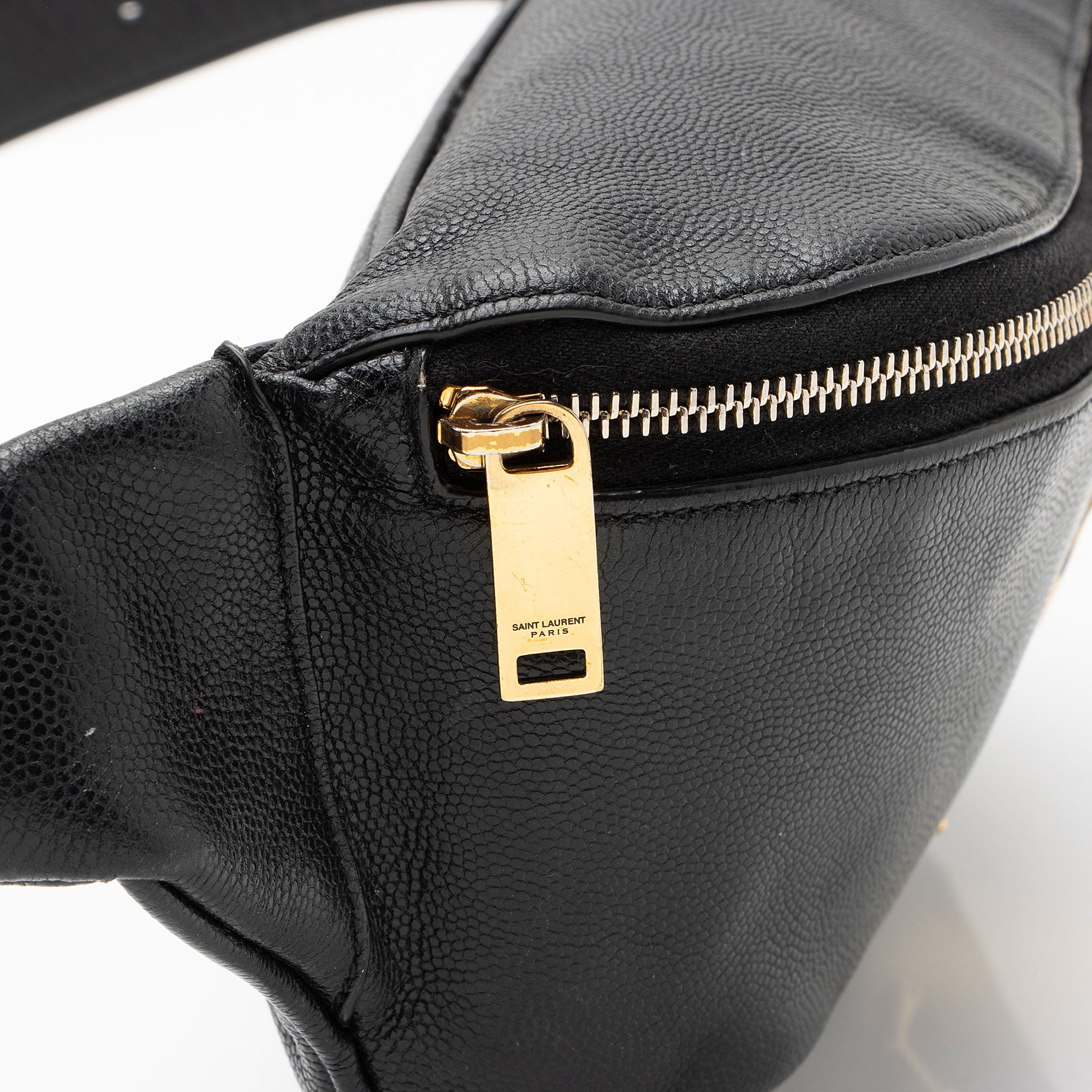 Saint Laurent Grain de Poudre Monogram Cassandre Belt Bag (SHF-Gvv9El)