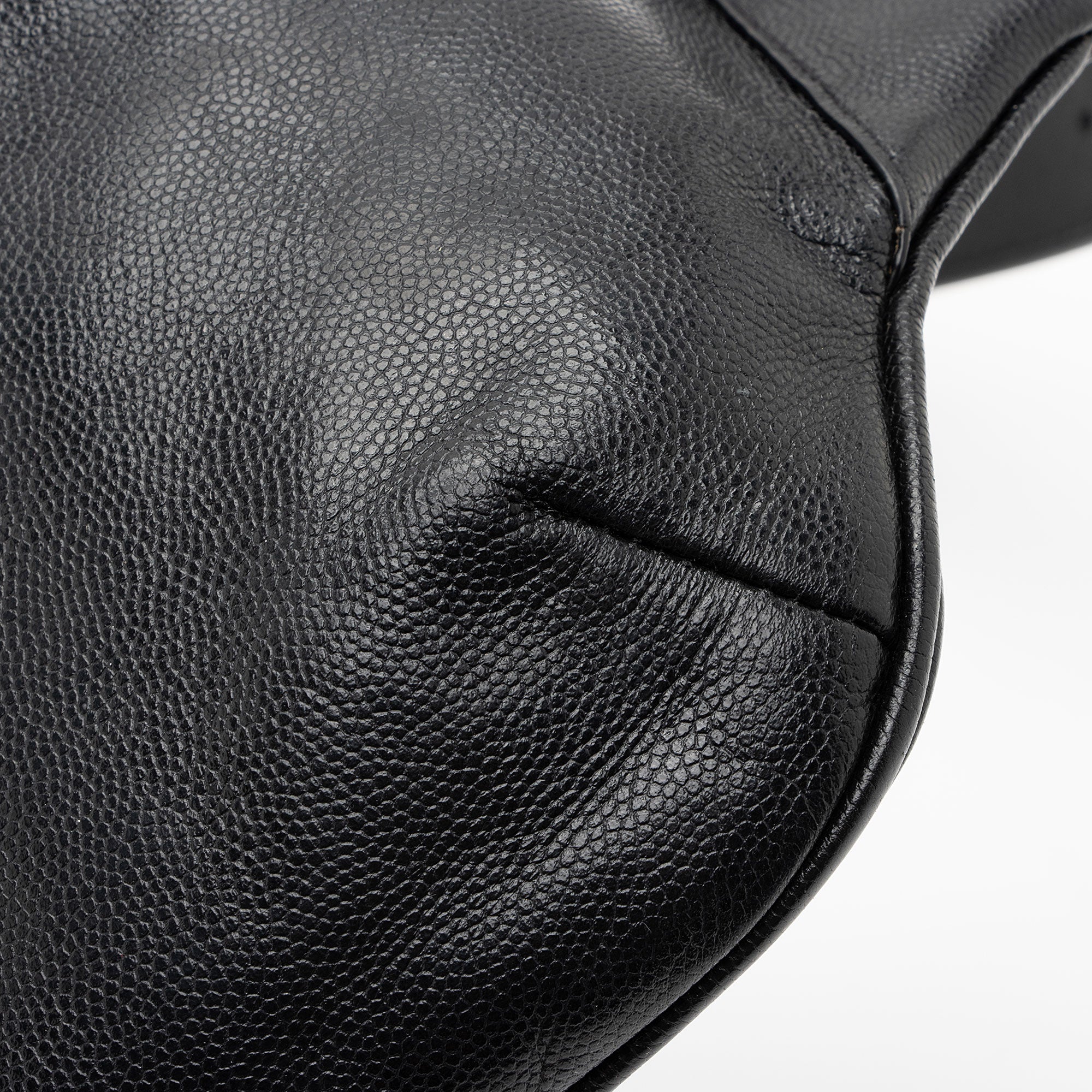 Saint Laurent Grain de Poudre Monogram Cassandre Belt Bag (SHF-Gvv9El)