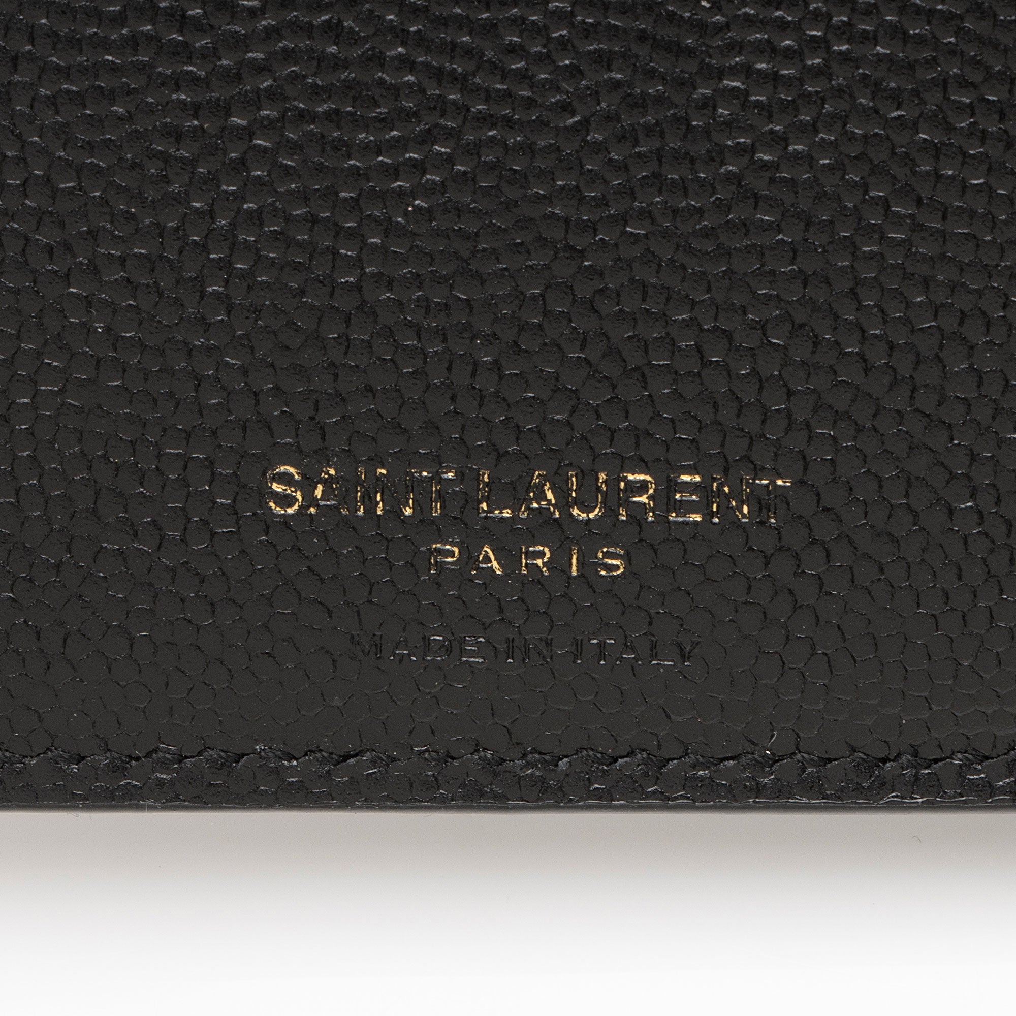 Saint Laurent Grain de Poudre Monogram Cassandre Fragments Bi-Fold Wallet (SHF-pjyvyg)
