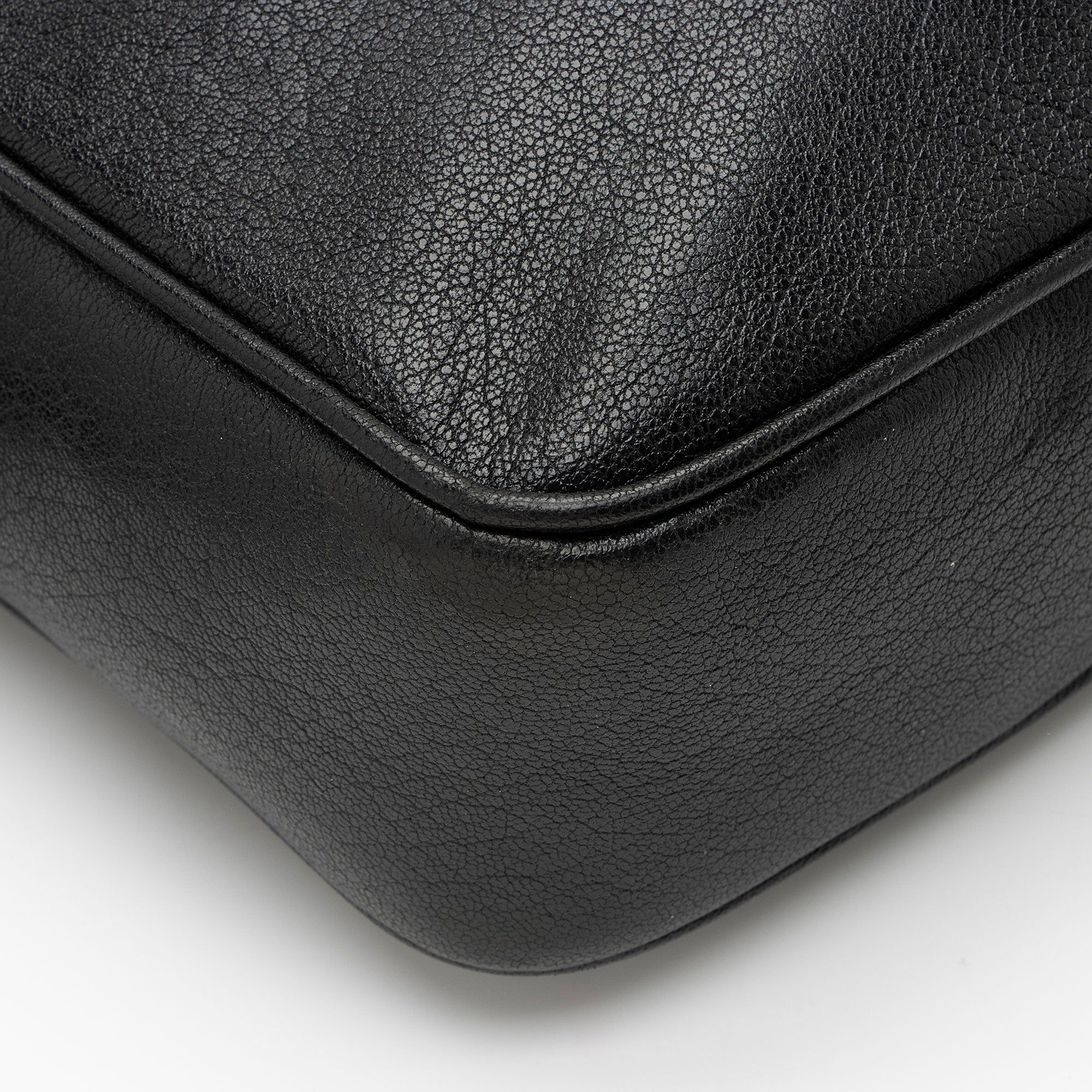 Saint Laurent Leather Monogram Lou Camera Bag (SHF-whAoB5)