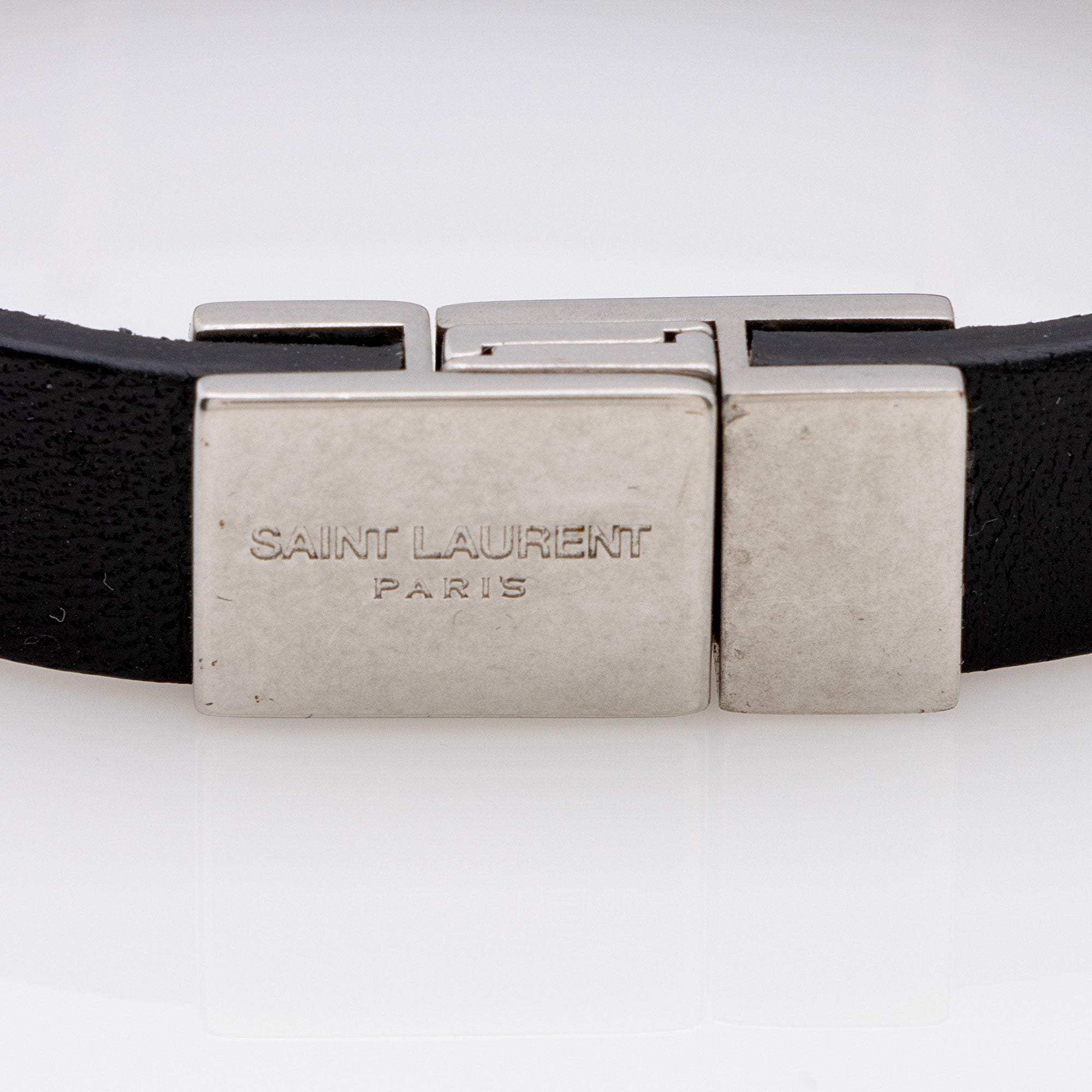 Saint Laurent Leather Monogram Cassandre Bracelet (SHF-nbNjk2)